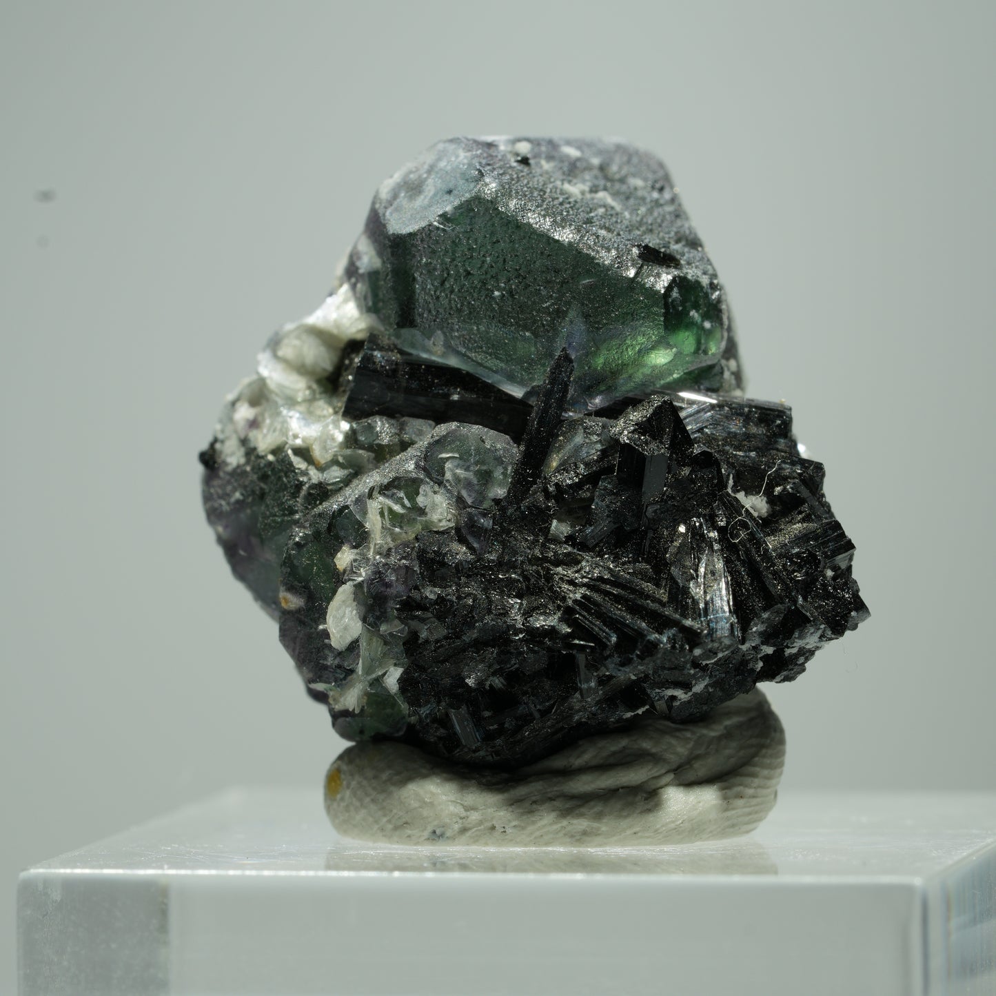 Phantom Fluorit hexagonal, Schörl Turmalin, Muskovit Erongo, Namibia 12*11*8mm #13519