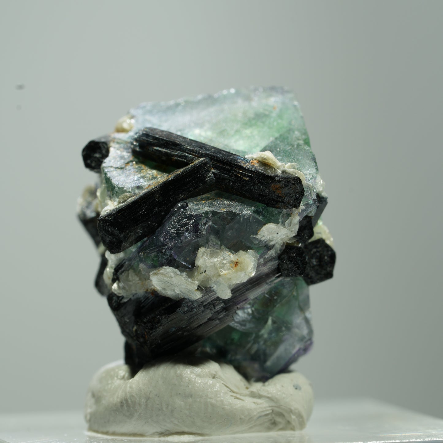 Phantom Fluorit Würfel, Schörl Turmalin, Muskovit Erongo, Namibia 9*7*7mm #13521