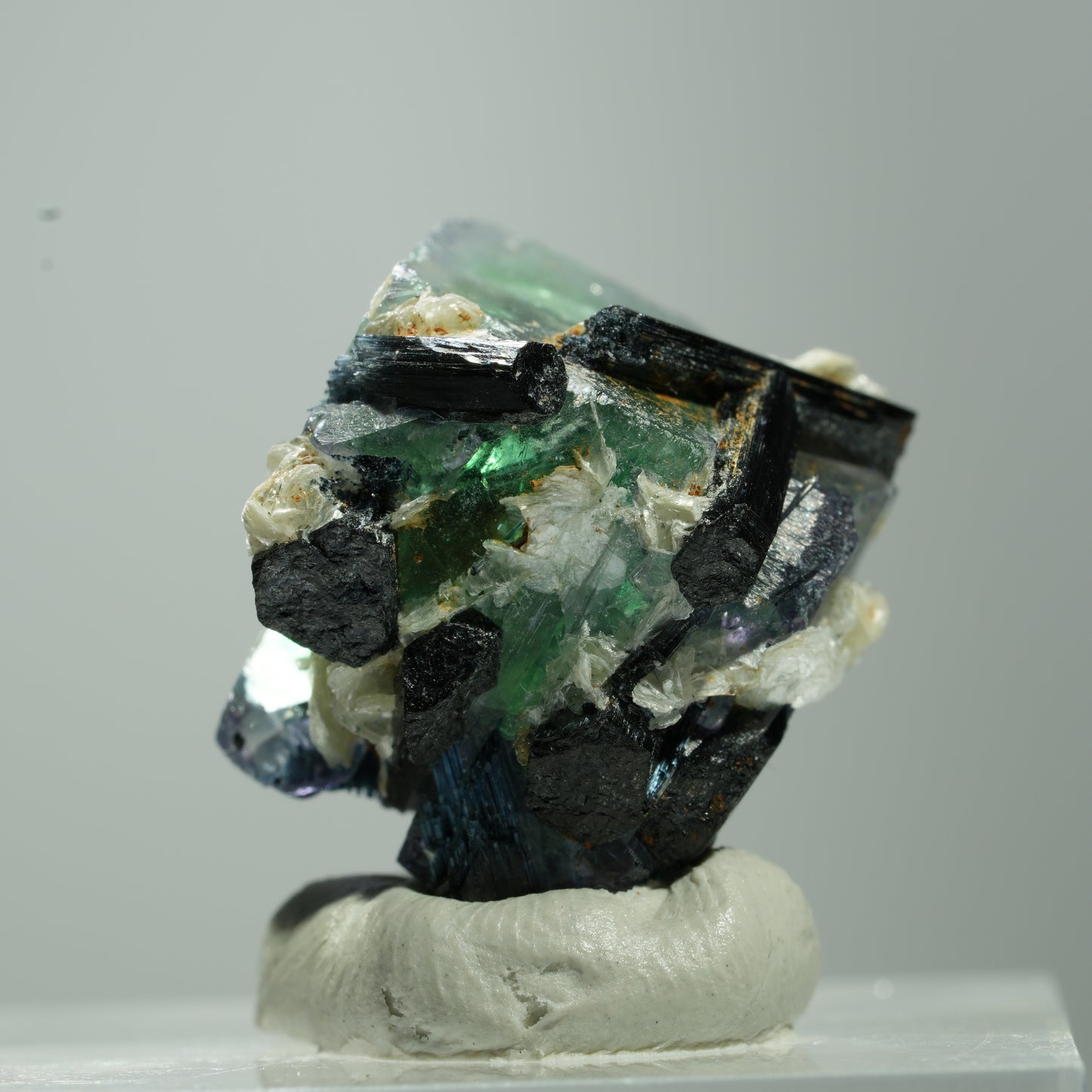 Phantom Fluorit Würfel, Schörl Turmalin, Muskovit Erongo, Namibia 9*7*7mm #13521