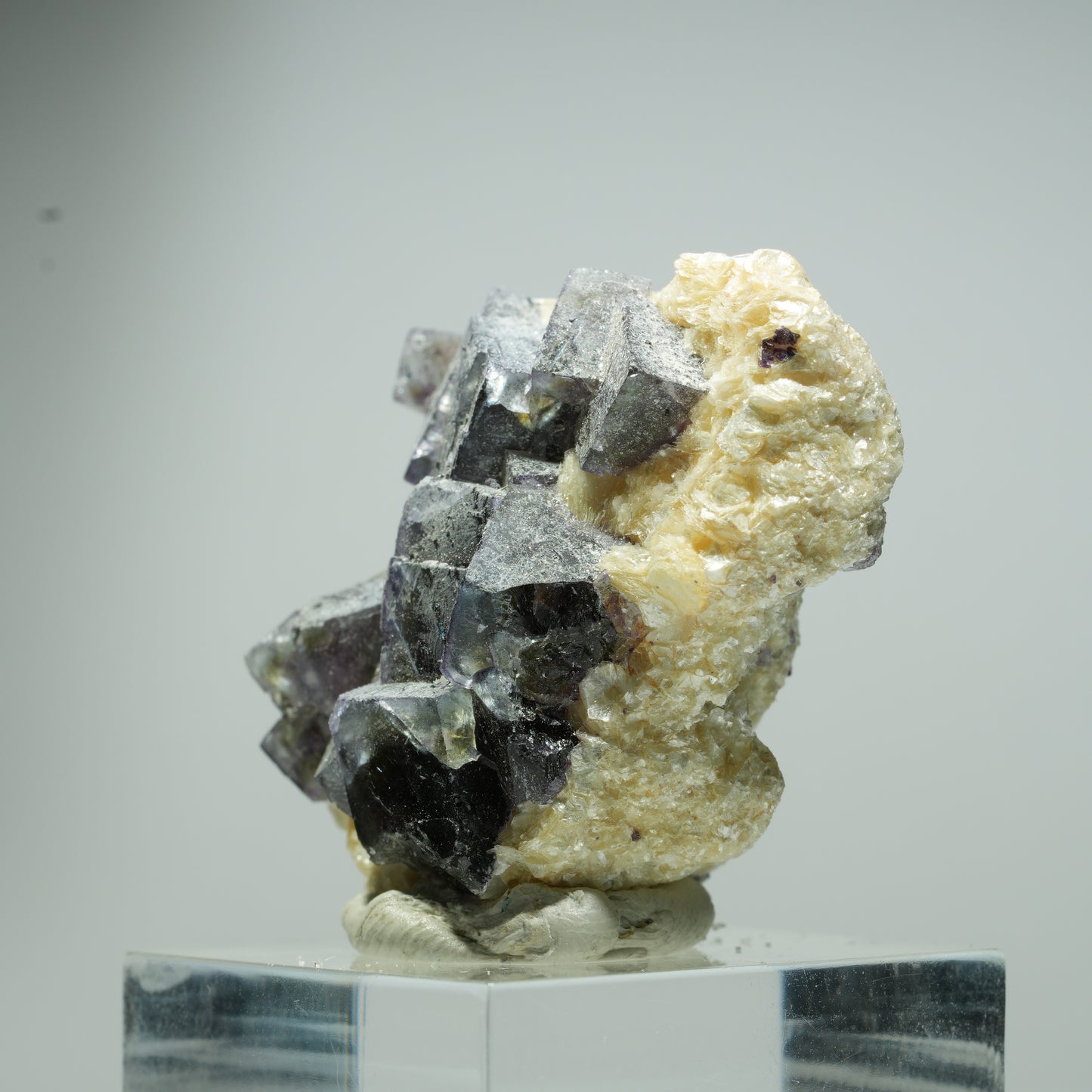 Bunte Phantom Fluorit Würfel, Muskovit Stufe Erongo, Namibia 19*15*12mm #13538