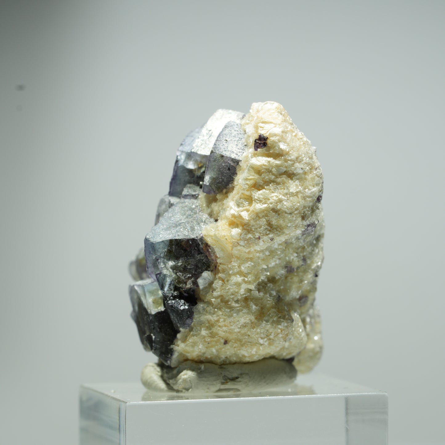 Bunte Phantom Fluorit Würfel, Muskovit Stufe Erongo, Namibia 19*15*12mm #13538