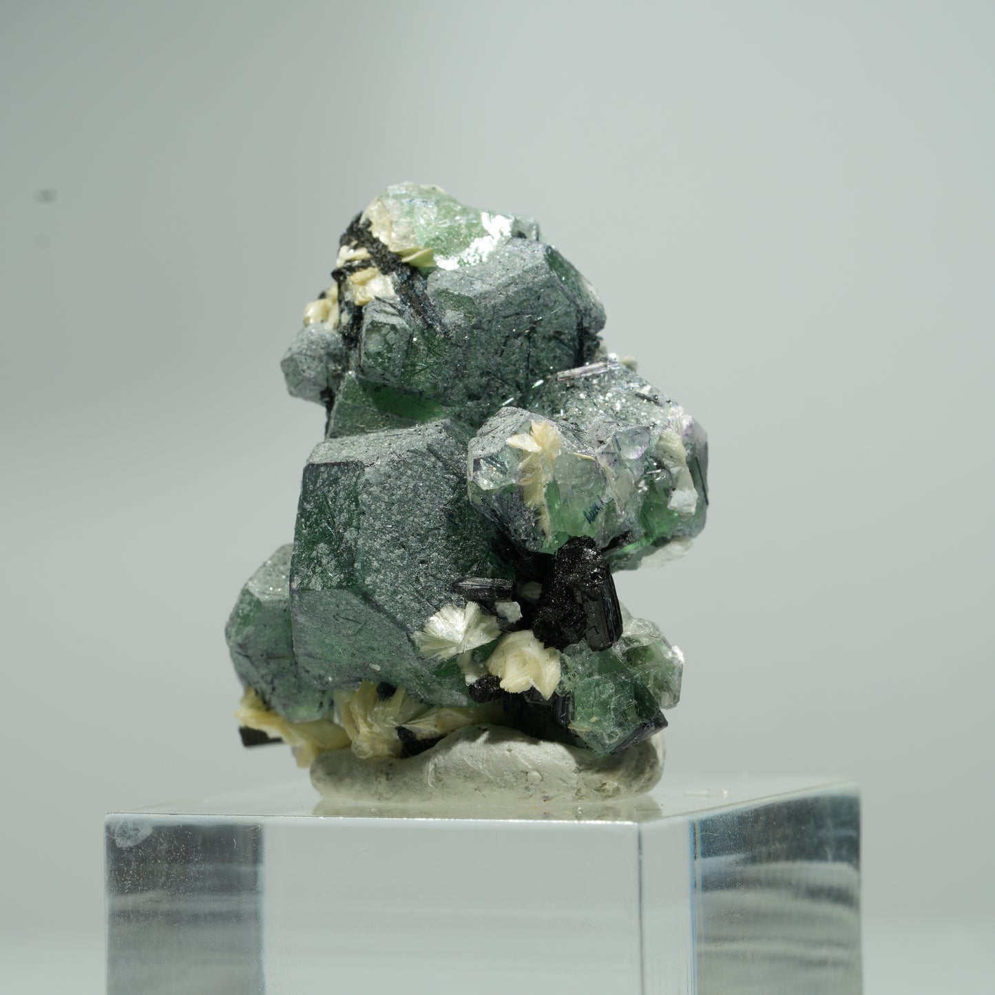 Phantom Fluorit Würfel, Schörl Turmalin, Muskovit Erongo, Namibia 15*14*10mm #13550