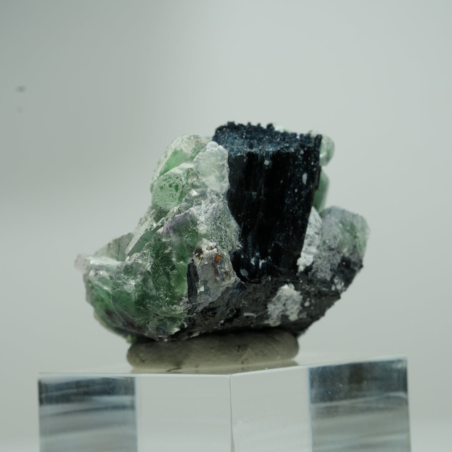 Phantom Fluorit hexagonal, Schörl Turmalin Stufe Erongo, Namibia 18*16*12mm #13551