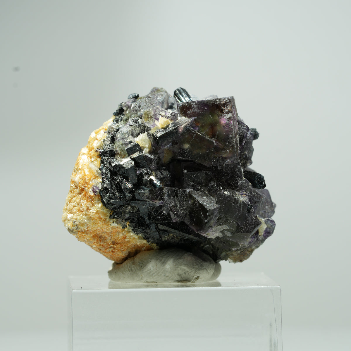 Fluorite fantôme colorée en dés, tourmaline schorl, muscovite Erongo, Namibie 15*14*12mm #13552