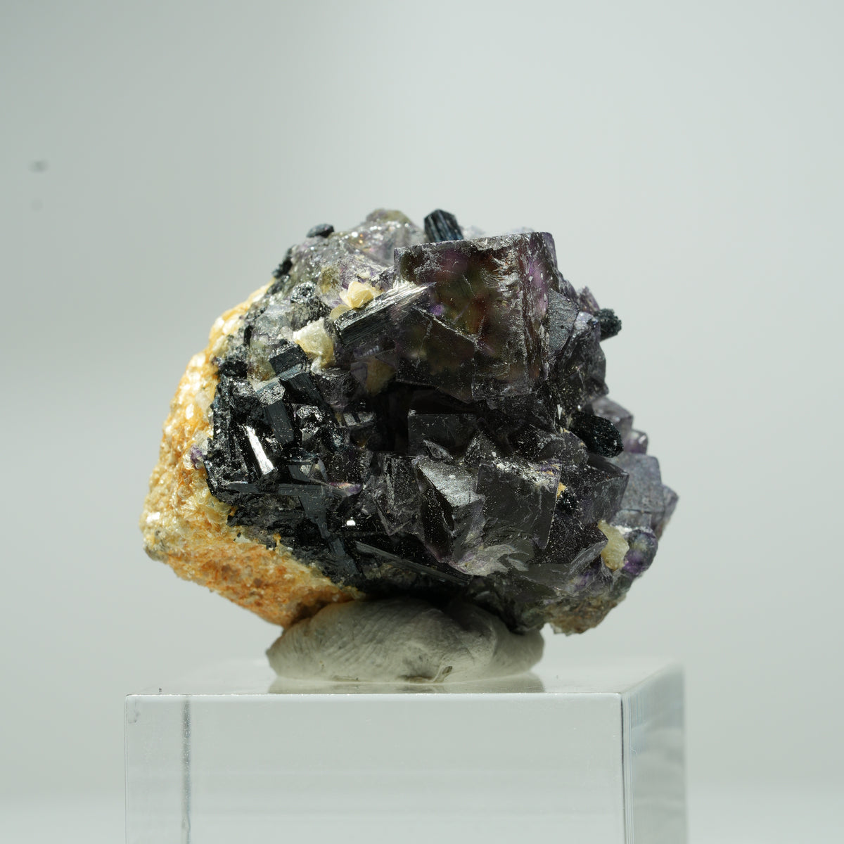 Fluorite fantôme colorée en dés, tourmaline schorl, muscovite Erongo, Namibie 15*14*12mm #13552