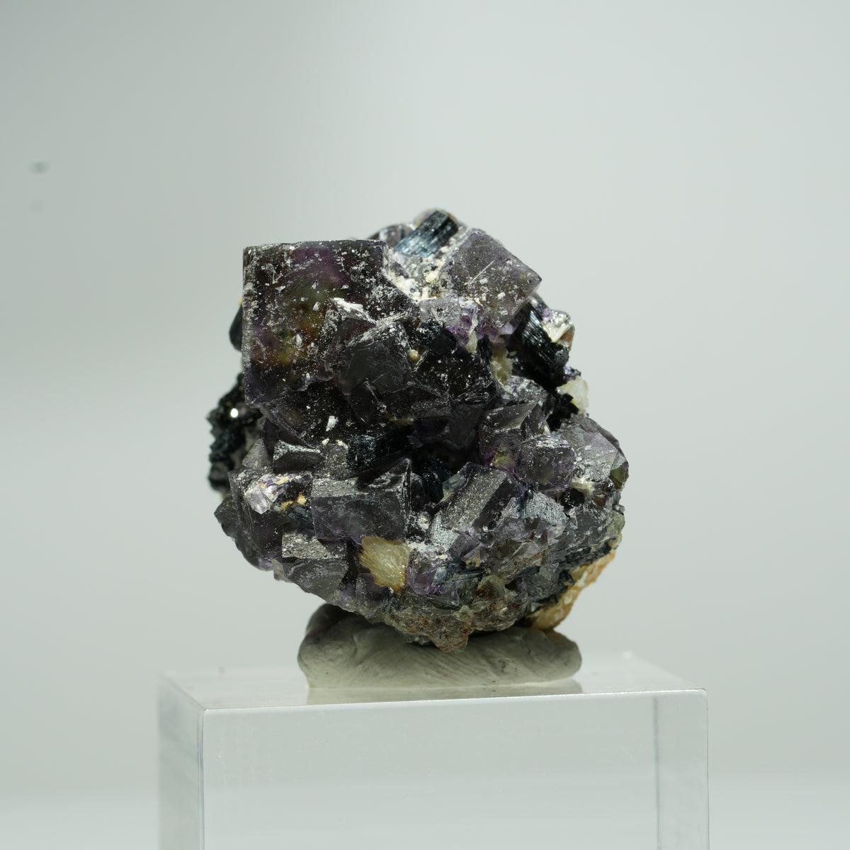Fluorite fantôme colorée en dés, tourmaline schorl, muscovite Erongo, Namibie 15*14*12mm #13552