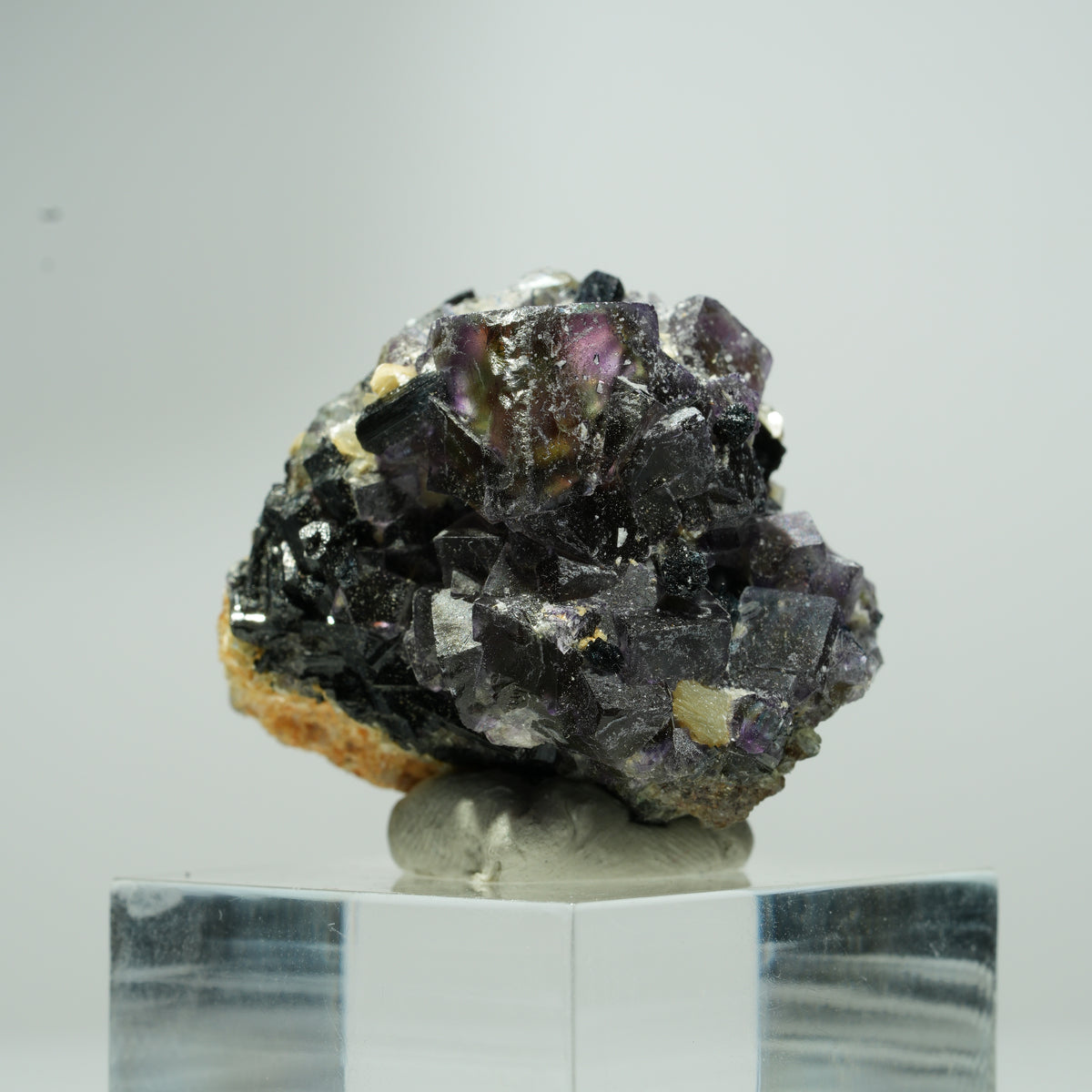 Fluorite fantôme colorée en dés, tourmaline schorl, muscovite Erongo, Namibie 15*14*12mm #13552