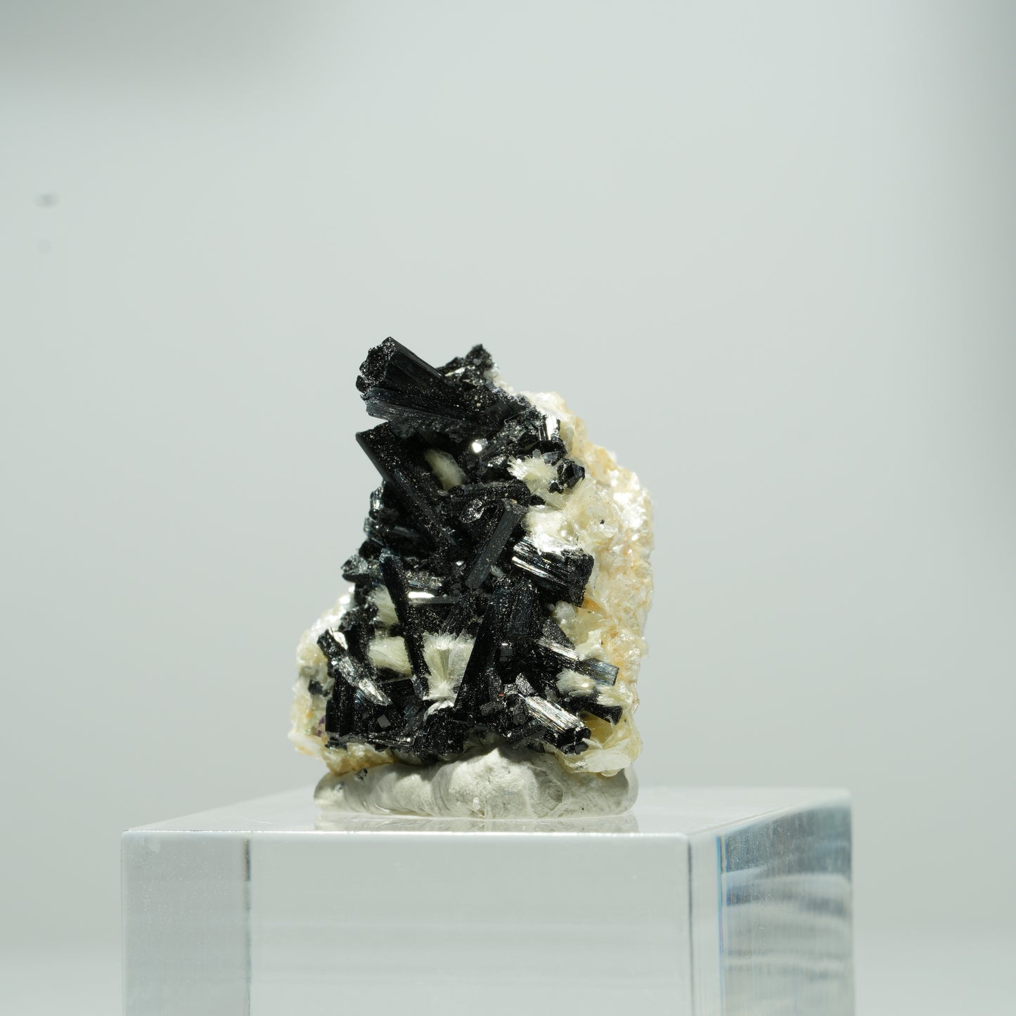 Schöne Schörl Turmalin, Muskovit Stufe Erongo, Namibia 11*10*9mm #13555