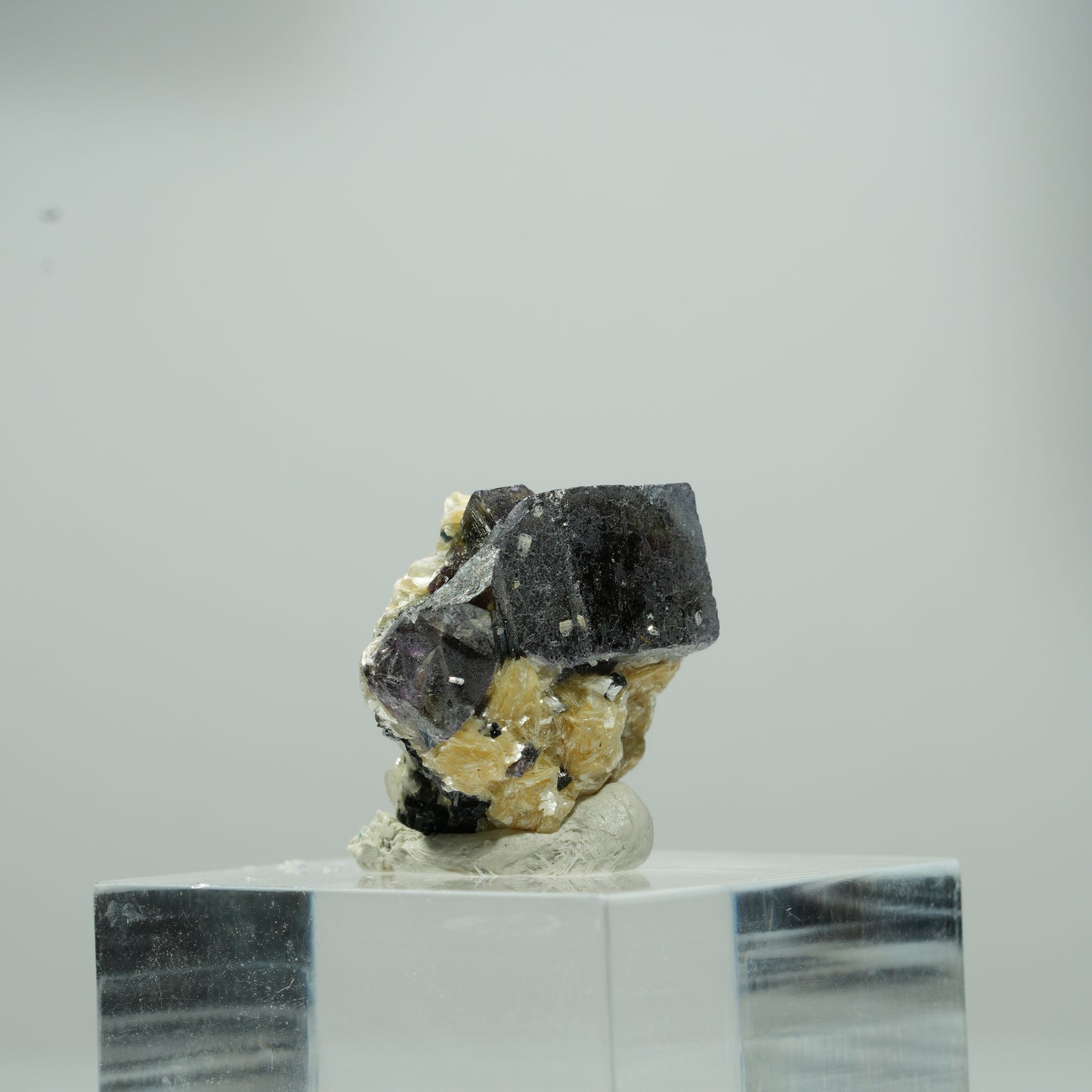 Bunte Phantom Fluorit Würfel, Schörl Turmalin, Muskovit Erongo, Namibia 9*8*7mm #13556