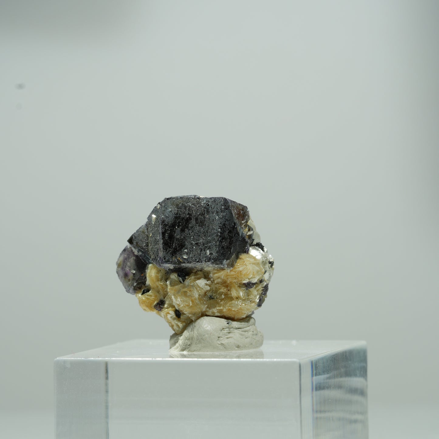 Bunte Phantom Fluorit Würfel, Schörl Turmalin, Muskovit Erongo, Namibia 9*8*7mm #13556