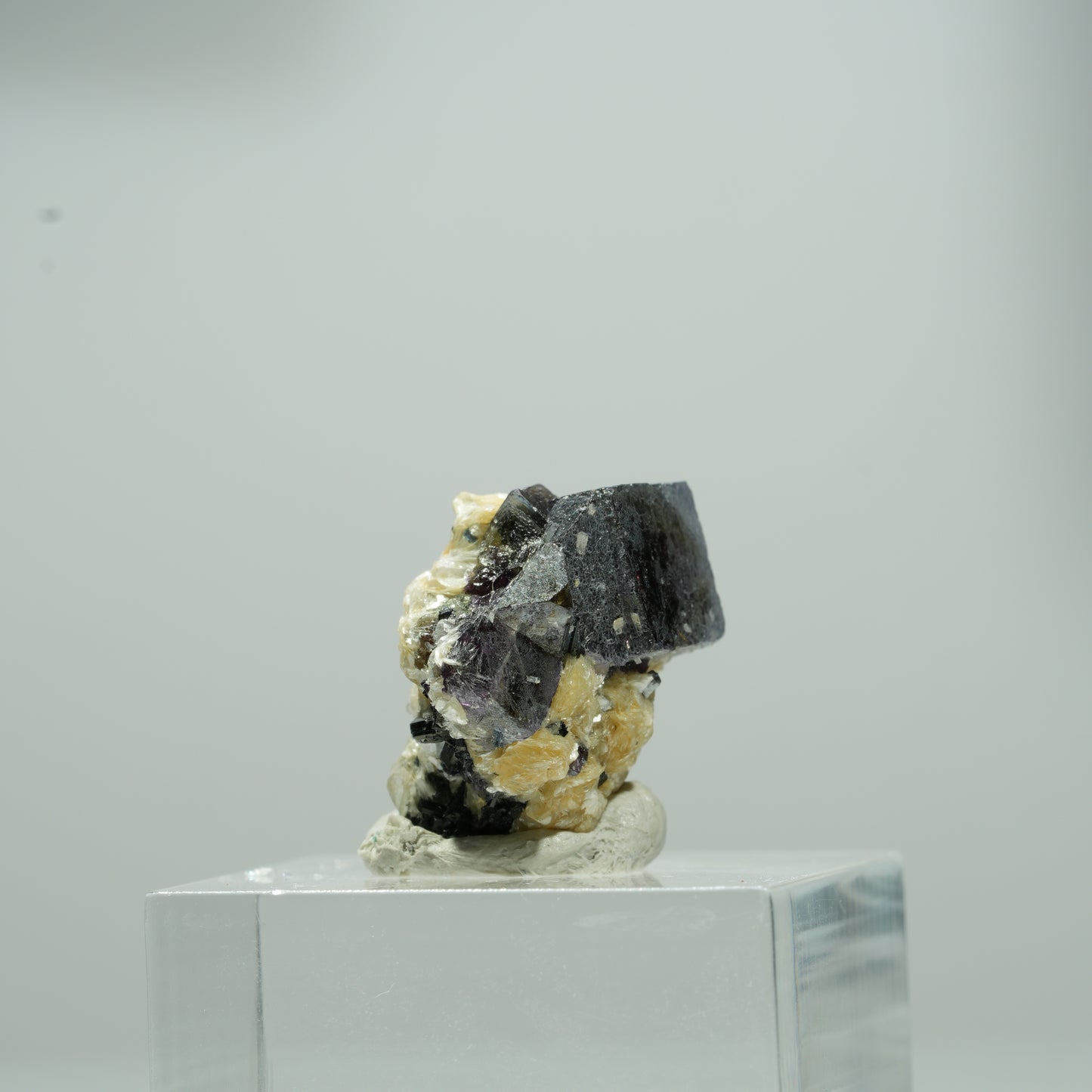 Bunte Phantom Fluorit Würfel, Schörl Turmalin, Muskovit Erongo, Namibia 9*8*7mm #13556