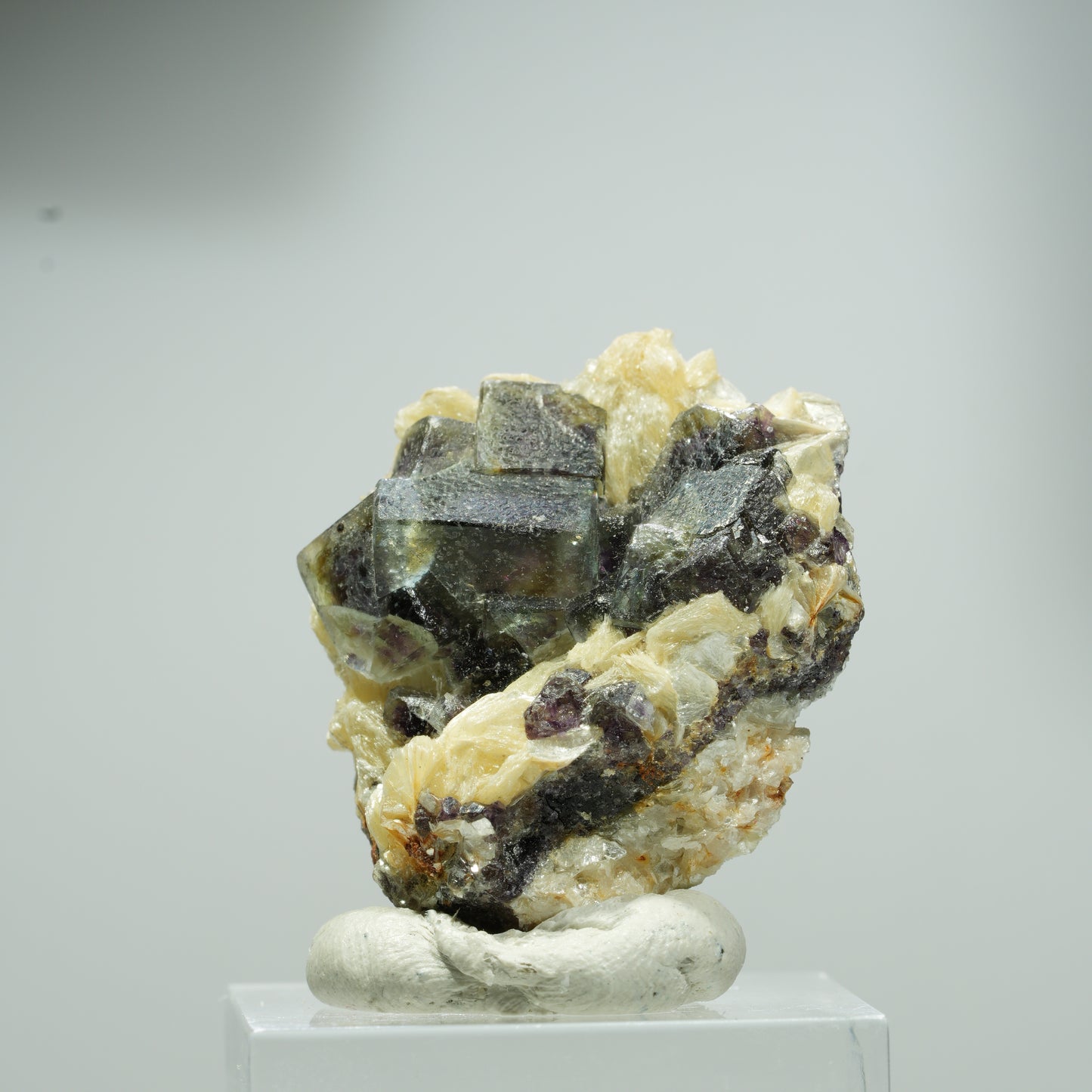 Bunte Phantom Fluorit, Hyalit Opal, Muskovit Stufe Erongo, Namibia 16*13*10mm #13558