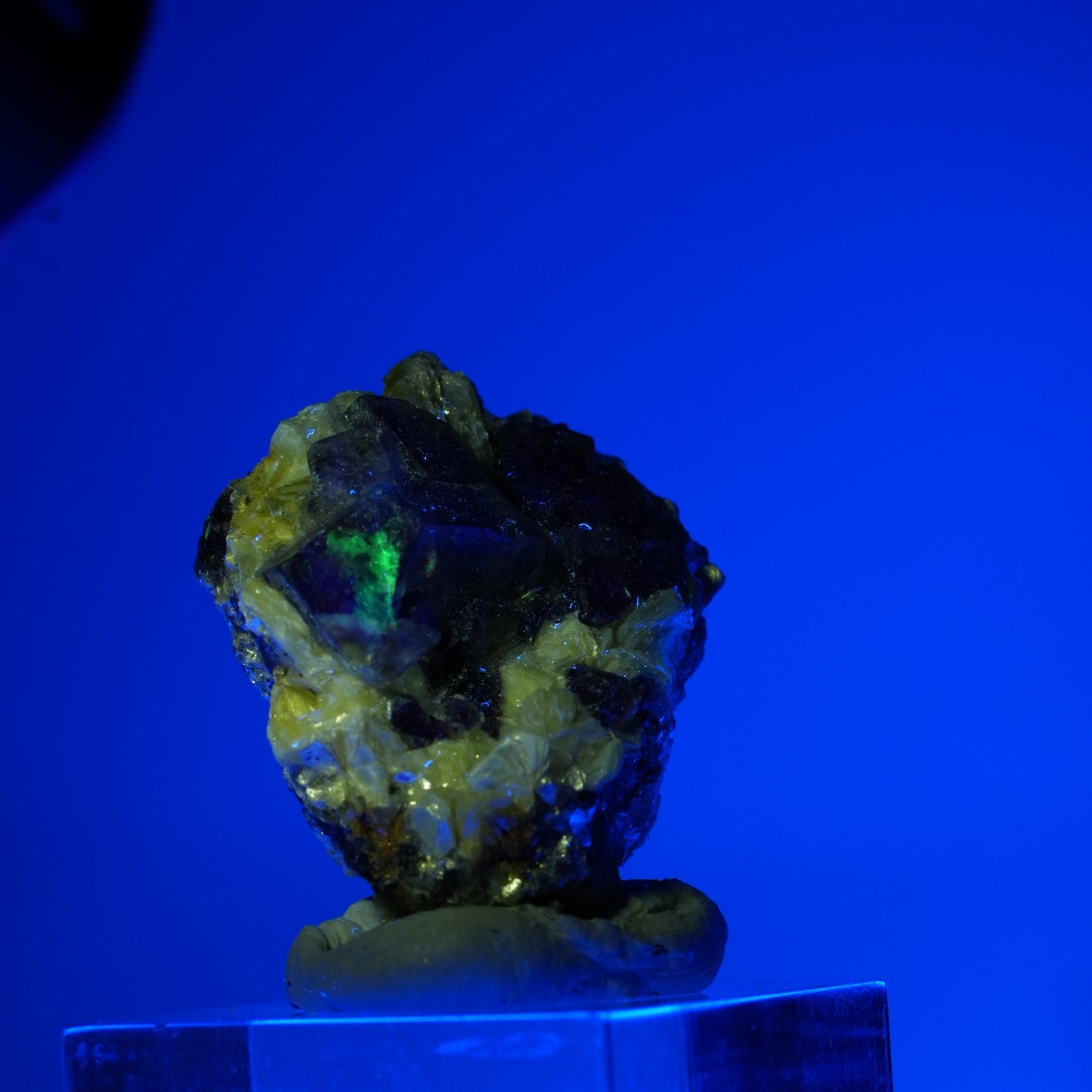Bunte Phantom Fluorit, Hyalit Opal, Muskovit Stufe Erongo, Namibia 16*13*10mm #13558