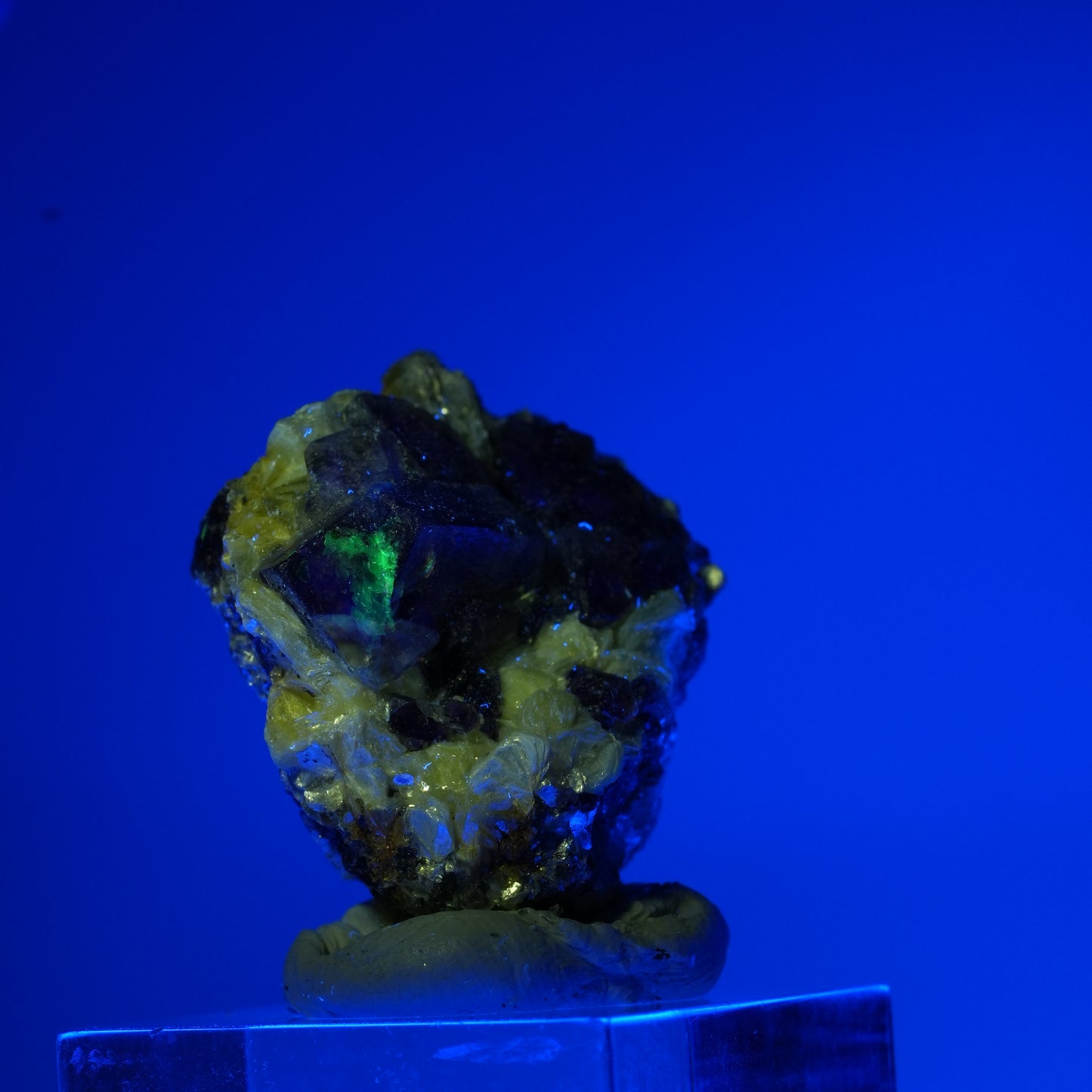 Bunte Phantom Fluorit, Hyalit Opal, Muskovit Stufe Erongo, Namibia 16*13*10mm #13558