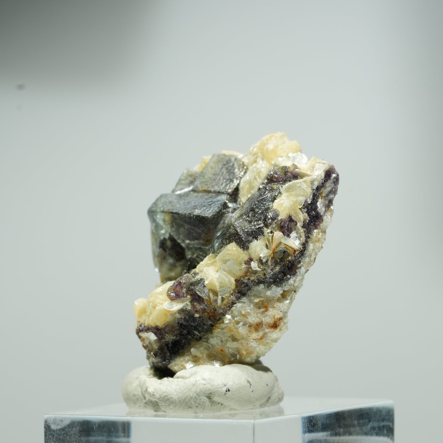 Bunte Phantom Fluorit, Hyalit Opal, Muskovit Stufe Erongo, Namibia 16*13*10mm #13558