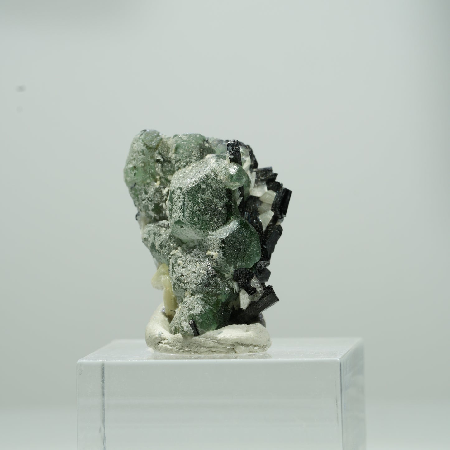 Phantom Fluorit Würfel, Schörl Turmalin, Muskovit Erongo, Namibia 13*9*6mm #13564