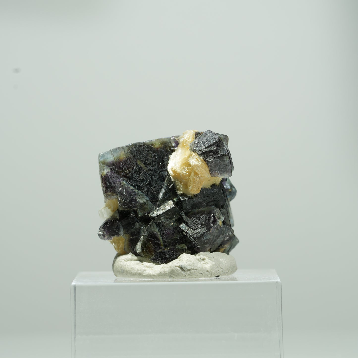 Bunte Phantom Fluorit Würfel, Muskovit Stufe Erongo, Namibia 12*11*9mm #13569