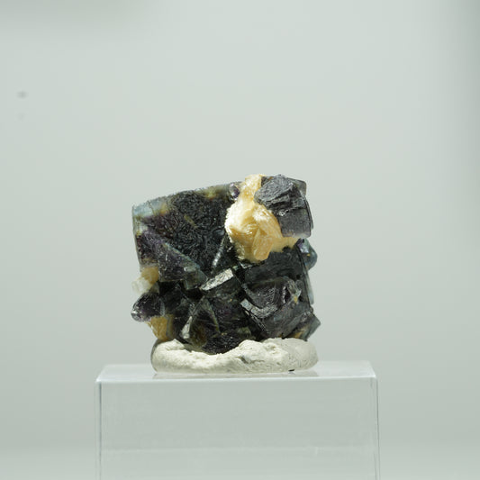 Bunte Phantom Fluorit Würfel, Muskovit Stufe Erongo, Namibia 12*11*9mm #13569