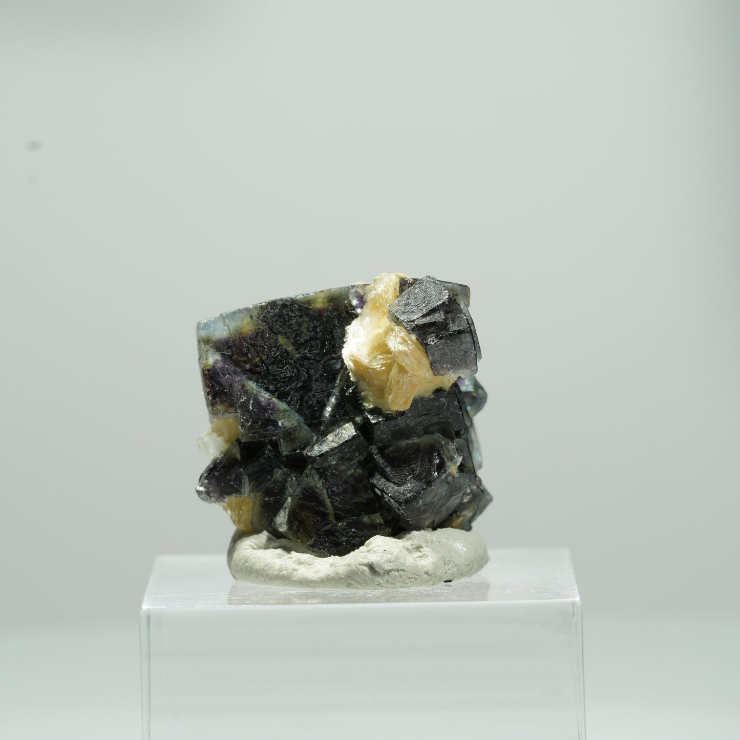 Bunte Phantom Fluorit Würfel, Muskovit Stufe Erongo, Namibia 12*11*9mm #13569