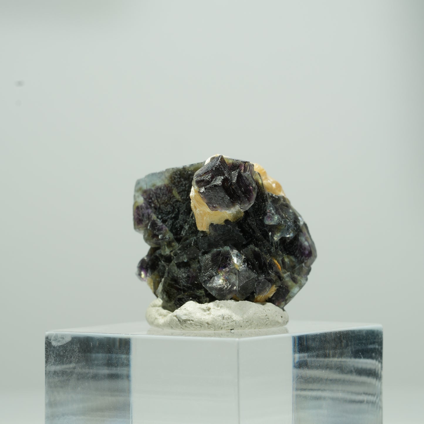 Bunte Phantom Fluorit Würfel, Muskovit Stufe Erongo, Namibia 12*11*9mm #13569