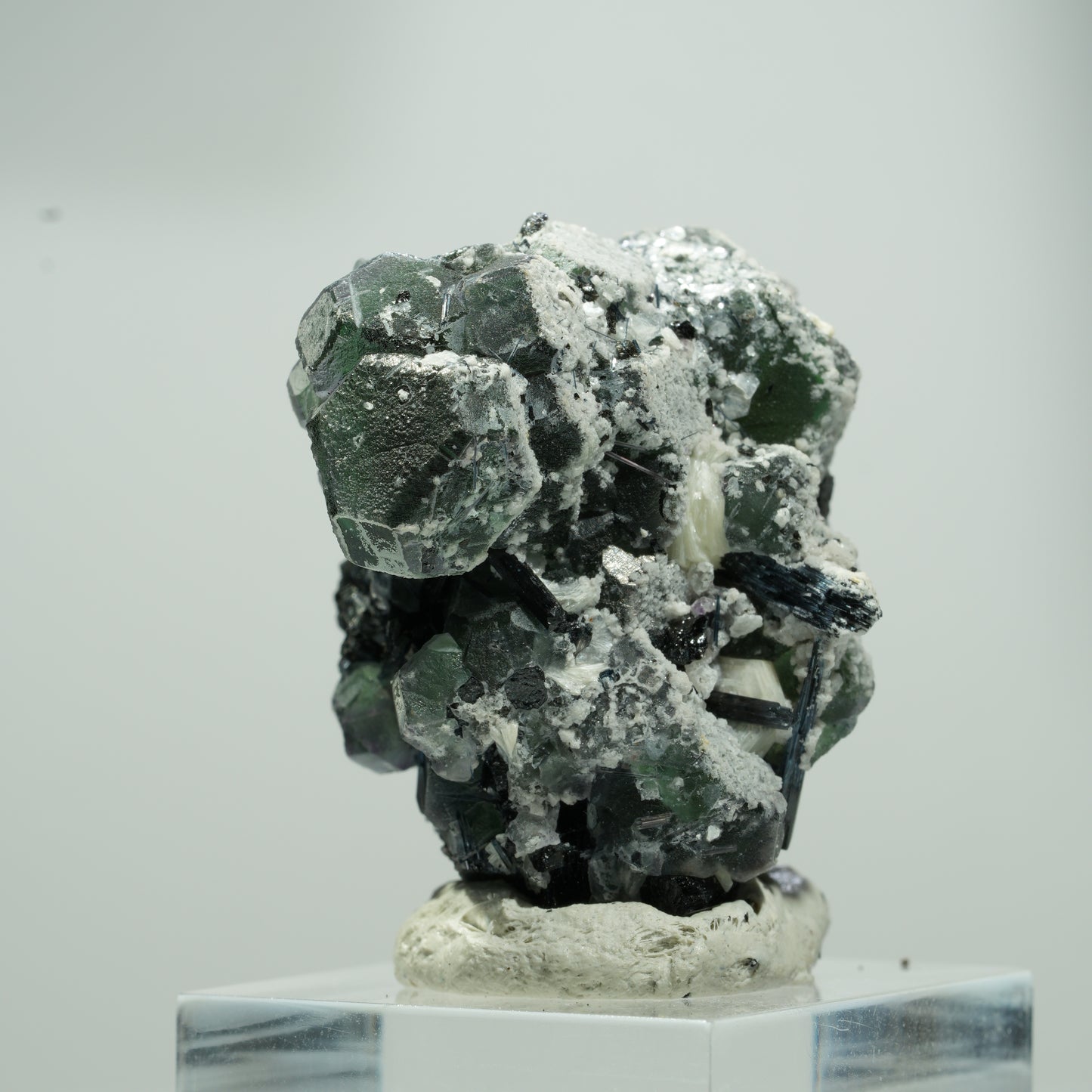 Phantom Fluorit hexagonal, Schörl Turmalin, Muskovit Erongo, Namibia 18*15*14mm #13571
