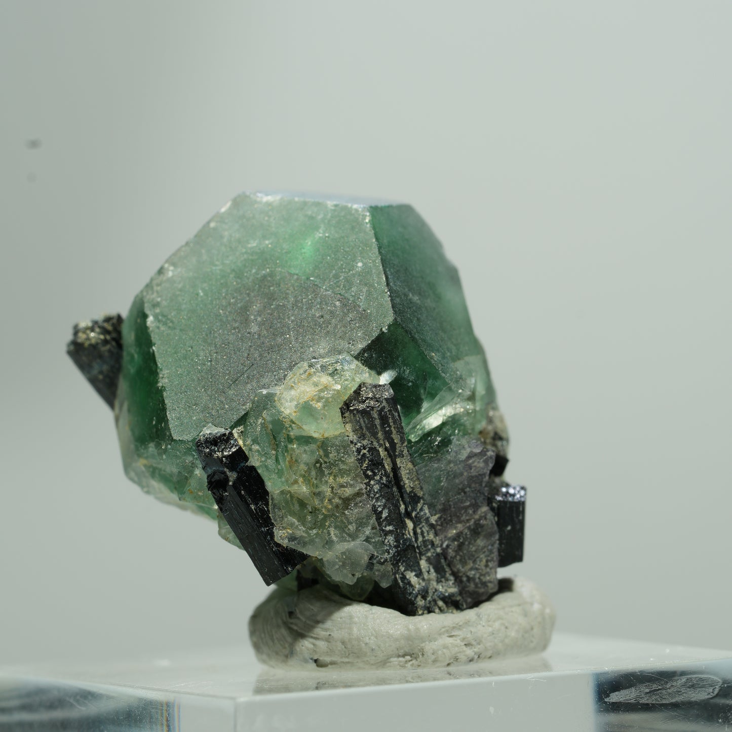 Phantom Fluorit hexagonal, Schörl Turmalin Stufe Erongo, Namibia 13*12*9mm #13577