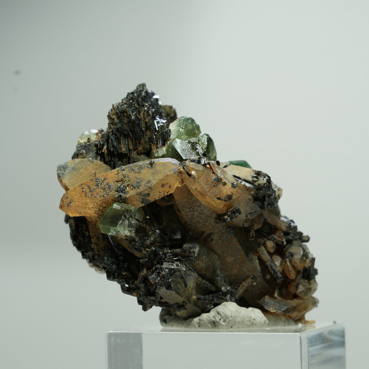 Fluorite fantôme hexagonale, tourmaline schorl, quartz fumé sur matrice Erongo, Namibie 22*18*12mm #13580