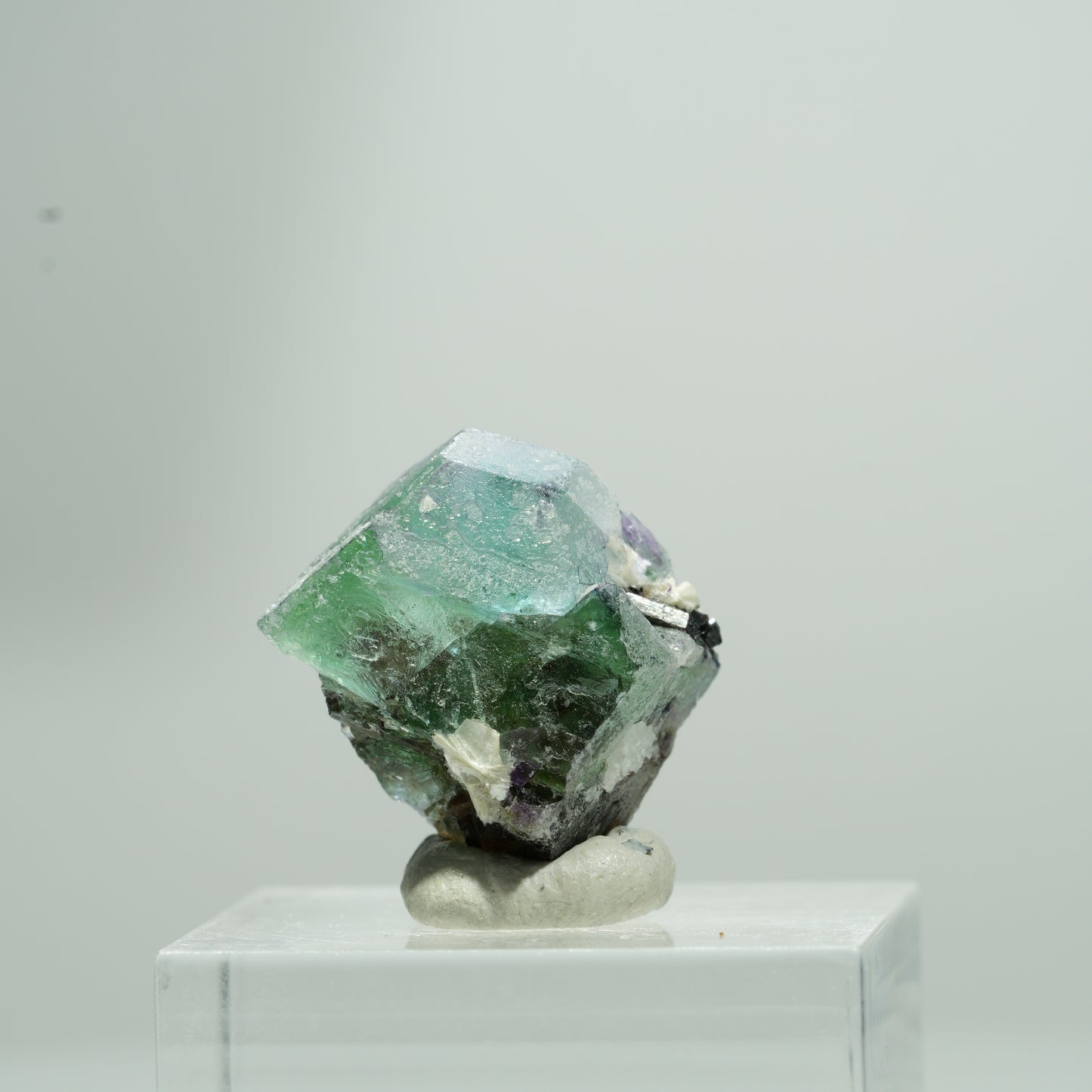 Phantom Fluorit hexagonal, Schörl Turmalin, Muskovit Erongo, Namibia 9*7*5mm #13581