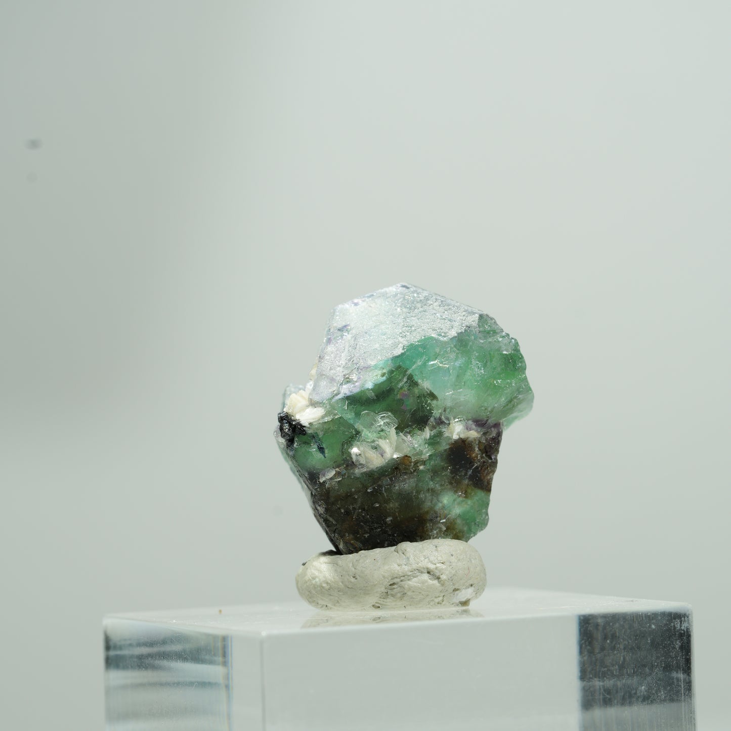 Phantom Fluorit hexagonal, Schörl Turmalin, Muskovit Erongo, Namibia 9*7*5mm #13581