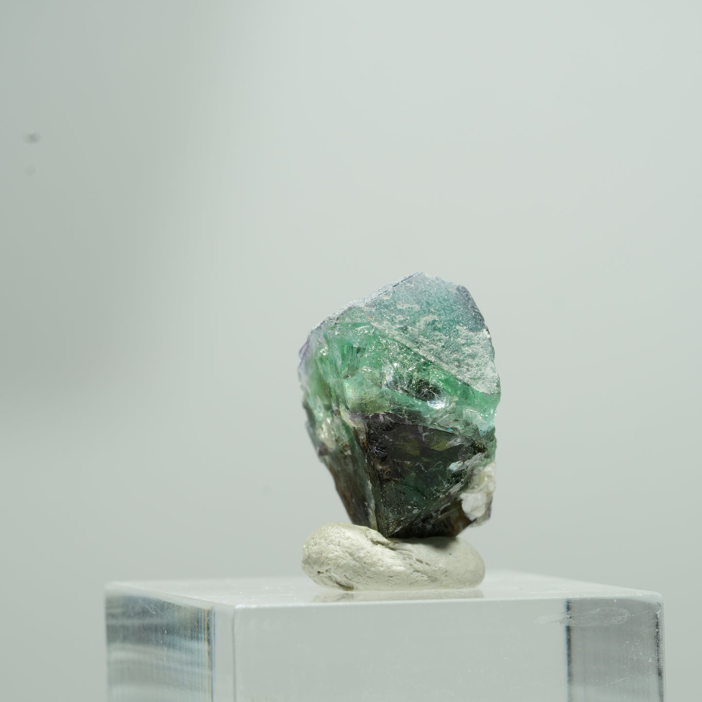 Phantom Fluorit hexagonal, Schörl Turmalin, Muskovit Erongo, Namibia 9*7*5mm #13581
