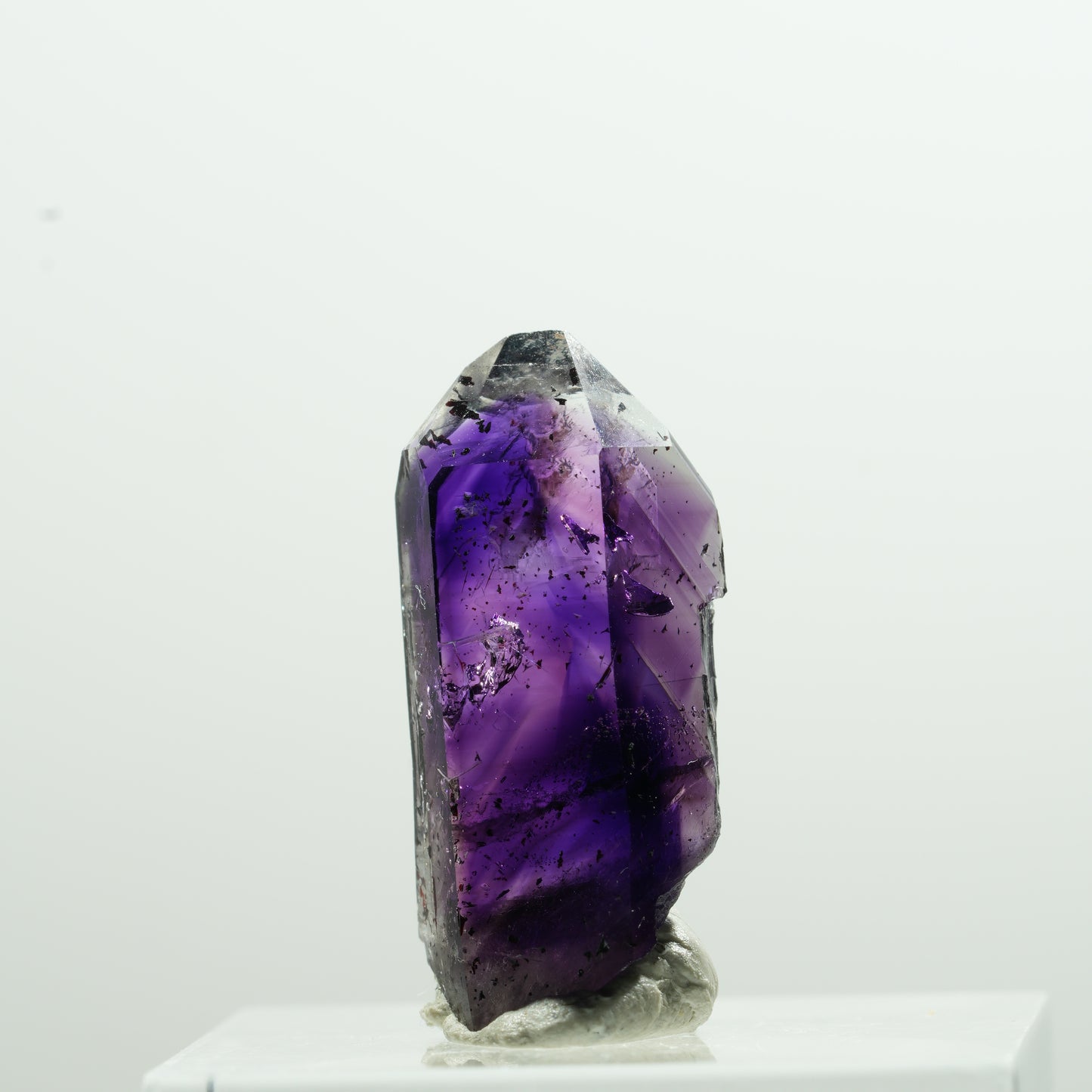 Seltene Harlekin Phantom Amethyst Spitze Goboboseb, Namibia 24*11*7mm #13600