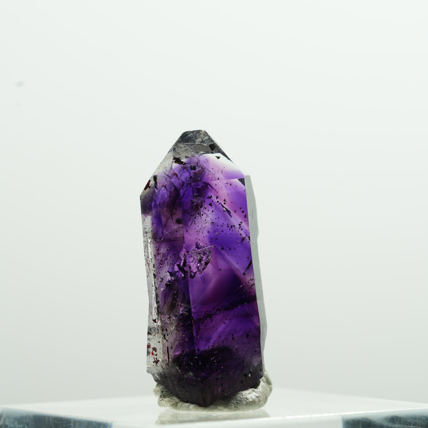 Seltene Harlekin Phantom Amethyst Spitze Goboboseb, Namibia 24*11*7mm #13600