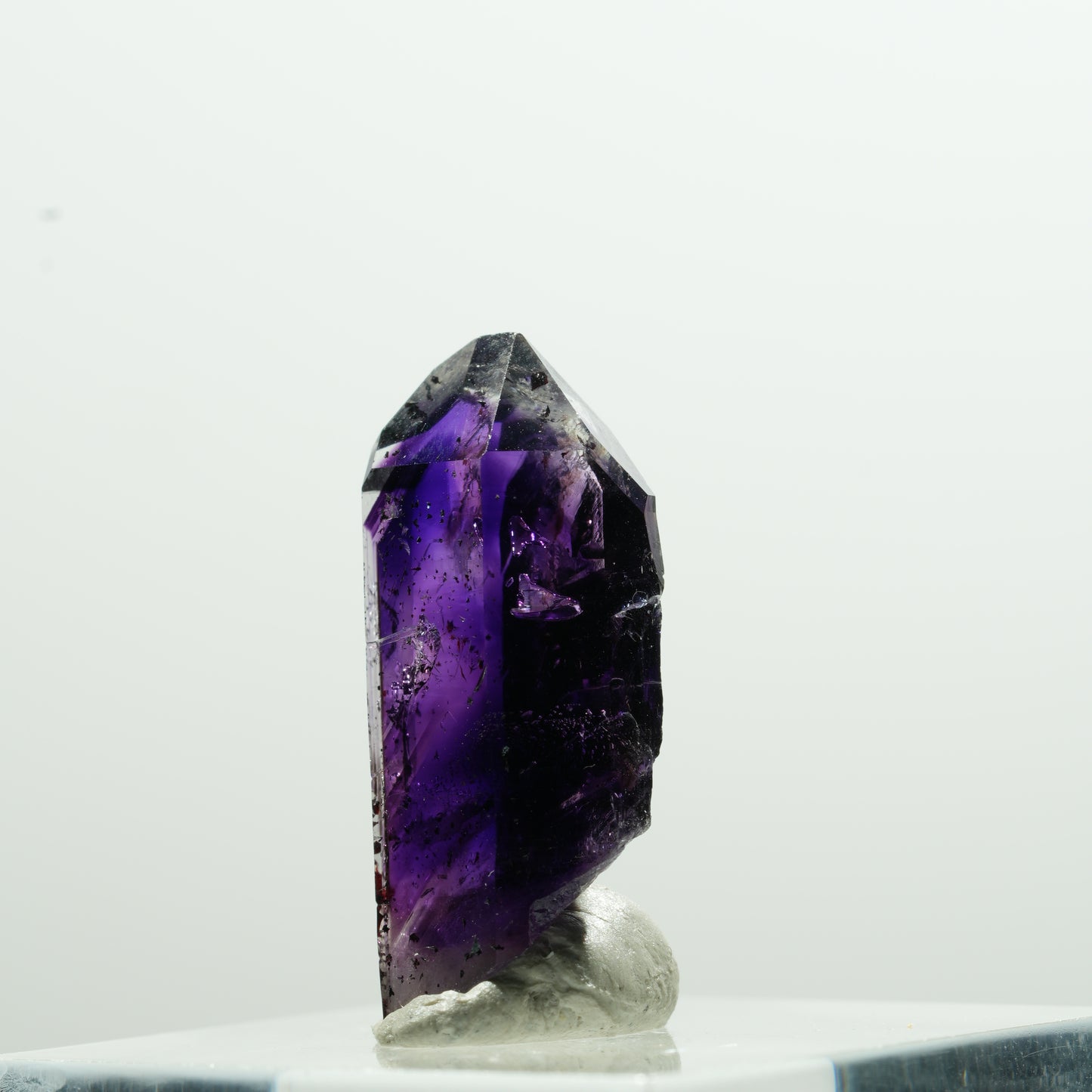 Seltene Harlekin Phantom Amethyst Spitze Goboboseb, Namibia 24*11*7mm #13600