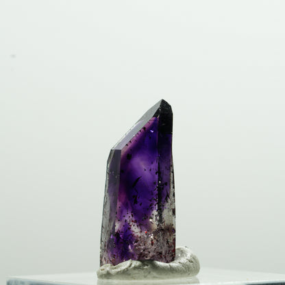 Seltene Harlekin Phantom Amethyst Spitze Goboboseb, Namibia 21*11*8mm #13601