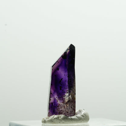 Seltene Harlekin Phantom Amethyst Spitze Goboboseb, Namibia 21*11*8mm #13601