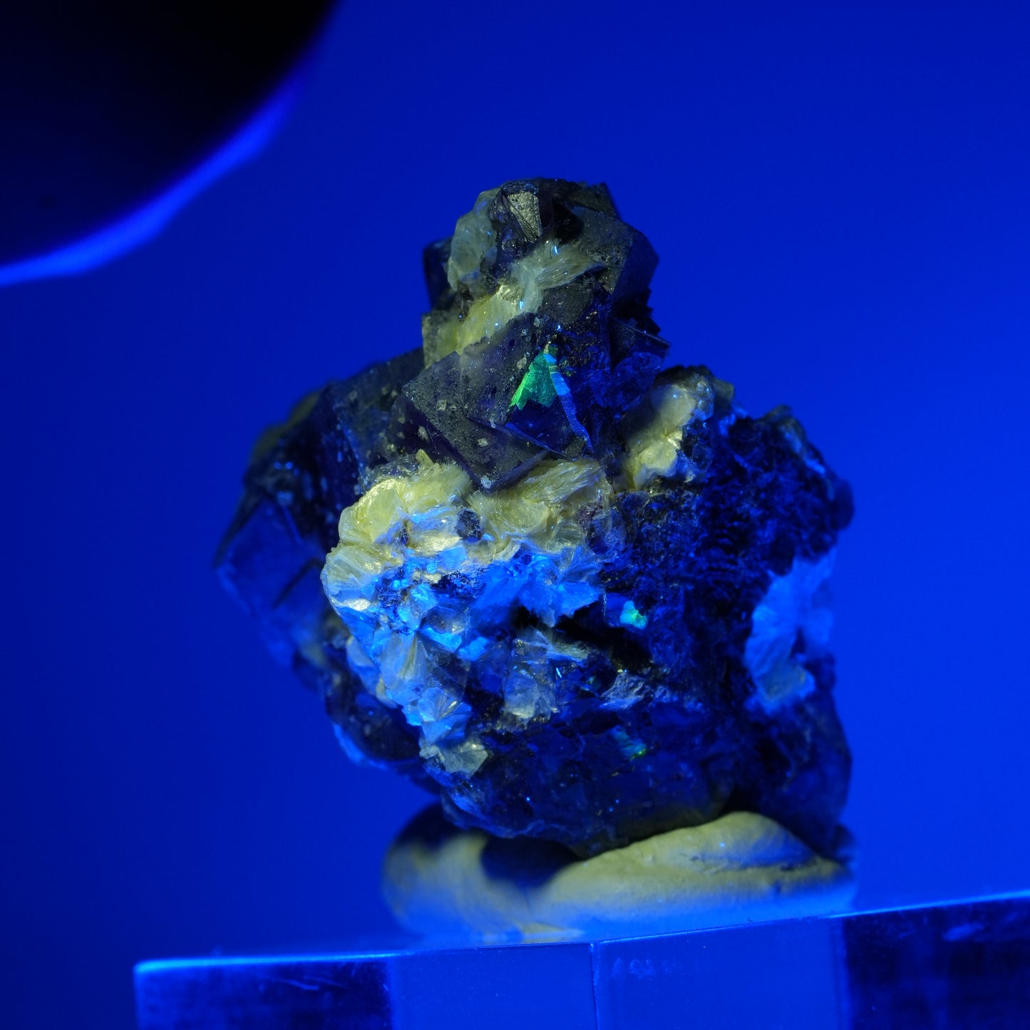 Bunte Phantom Fluorit, Schörl Turmalin, Hyalit Opal, Muskovit Erongo, Namibia 37*30*26mm #13666