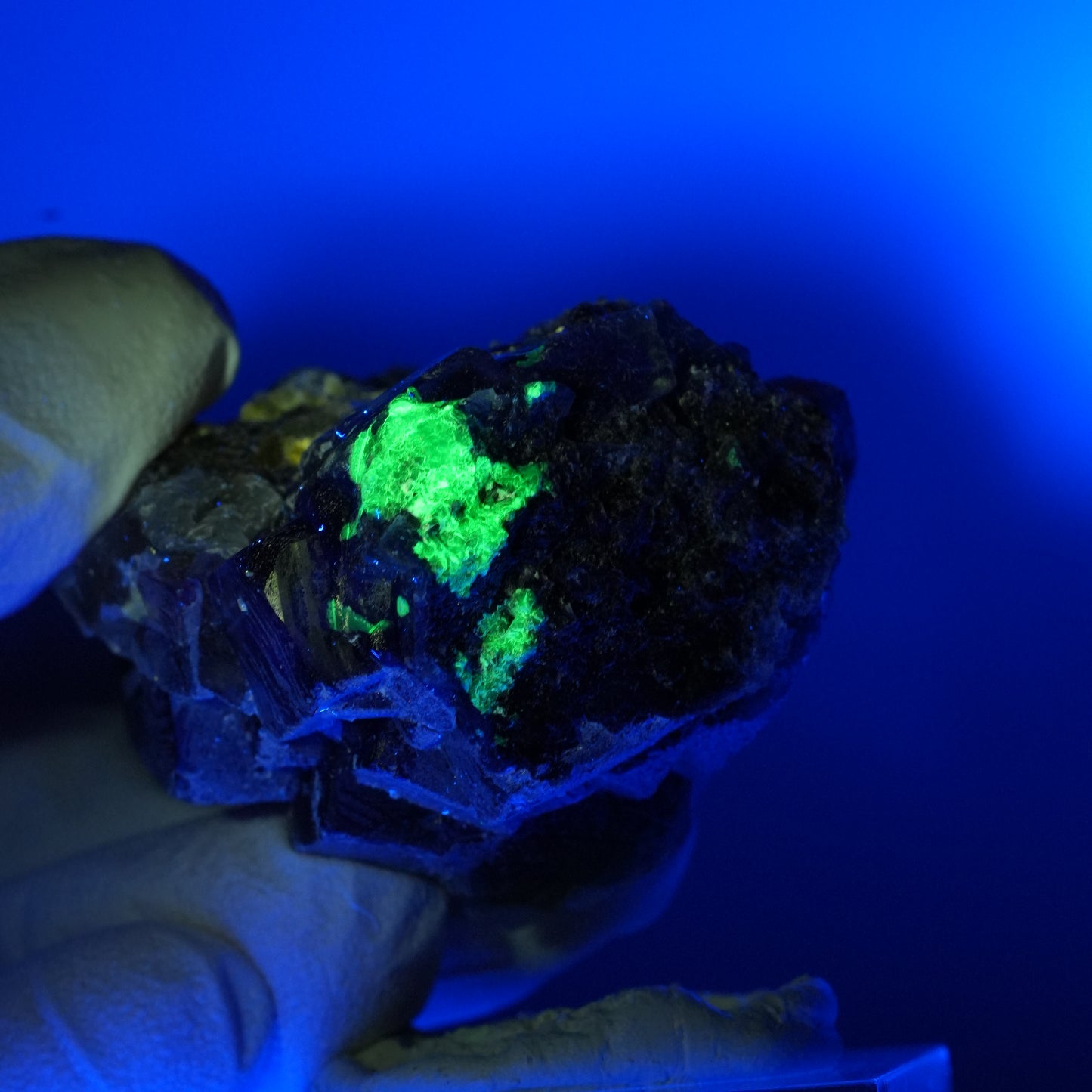 Bunte Phantom Fluorit, Schörl Turmalin, Hyalit Opal, Muskovit Erongo, Namibia 47*36*28mm #13667