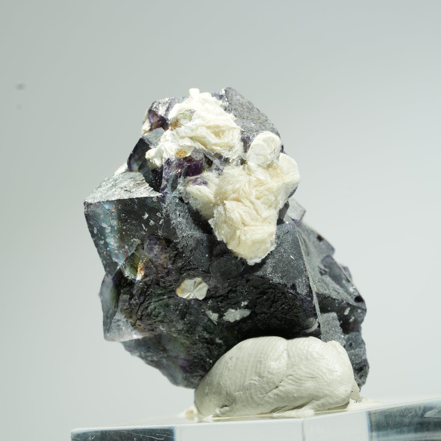 Bunte Phantom Fluorit Würfel, Muskovit Stufe Erongo, Namibia 36*24*22mm #13668