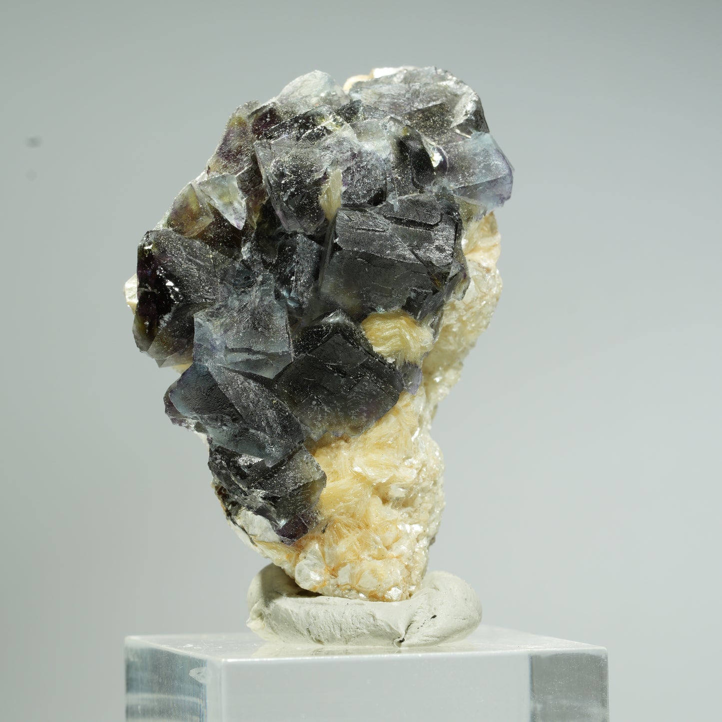 Bunte Phantom Fluorit Würfel, Muskovit Stufe Erongo, Namibia 45*28*25mm #13677