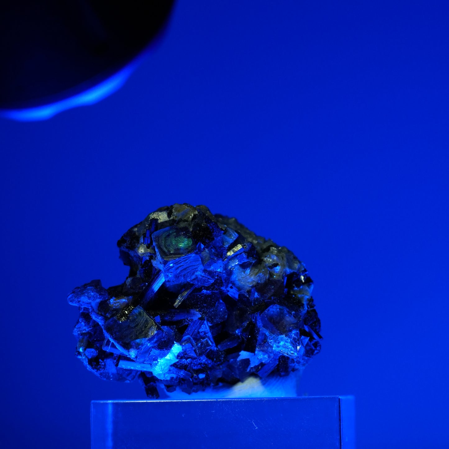 Bunte Phantom Fluorit, Schörl Turmalin, Hyalit Opal, Muskovit Erongo, Namibia 27*24*24mm #13679