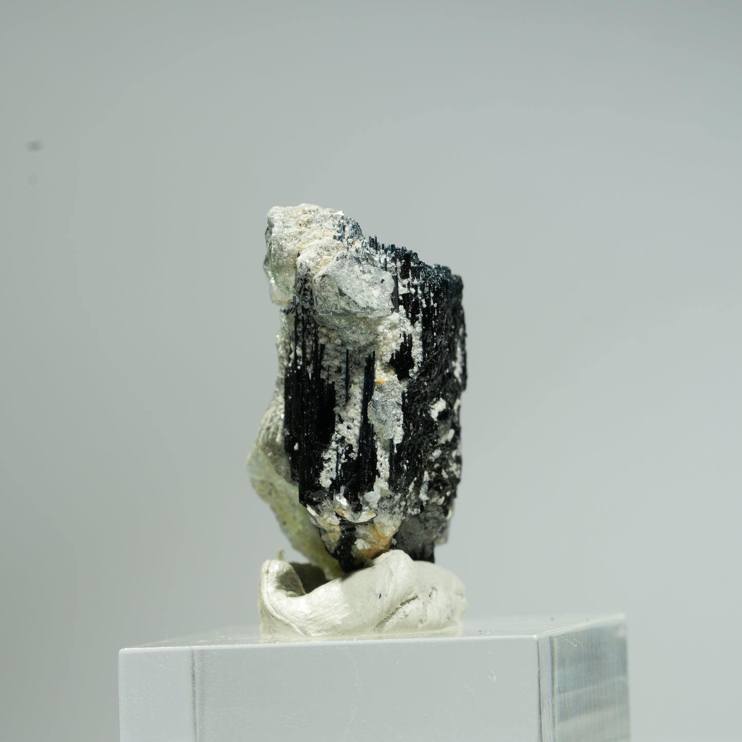 Phantom Fluorit Würfel, Schörl Turmalin, Muskovit Stufe Erongo, Namibia 32*19*16mm #13686