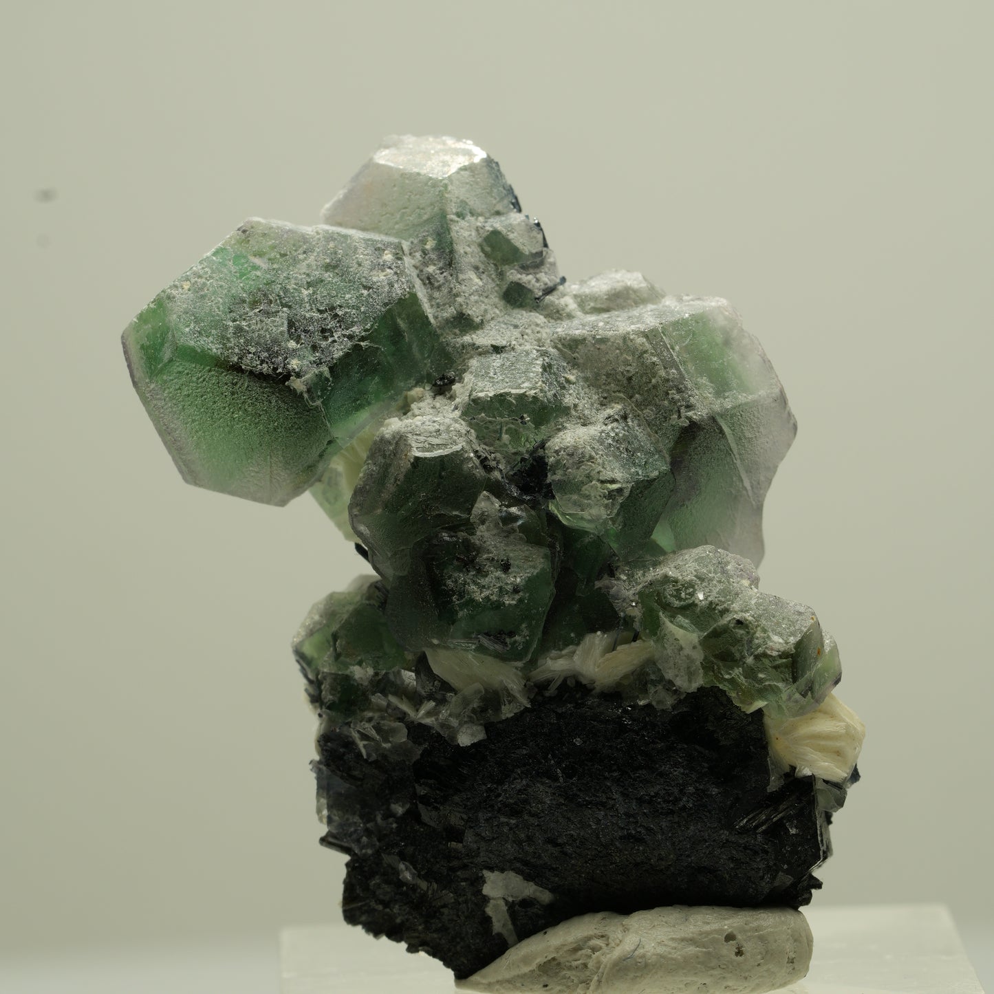 Phantom Fluorit hexagonal, Schörl Turmalin, Muskovit Erongo, Namibia 37*27*14mm #13700