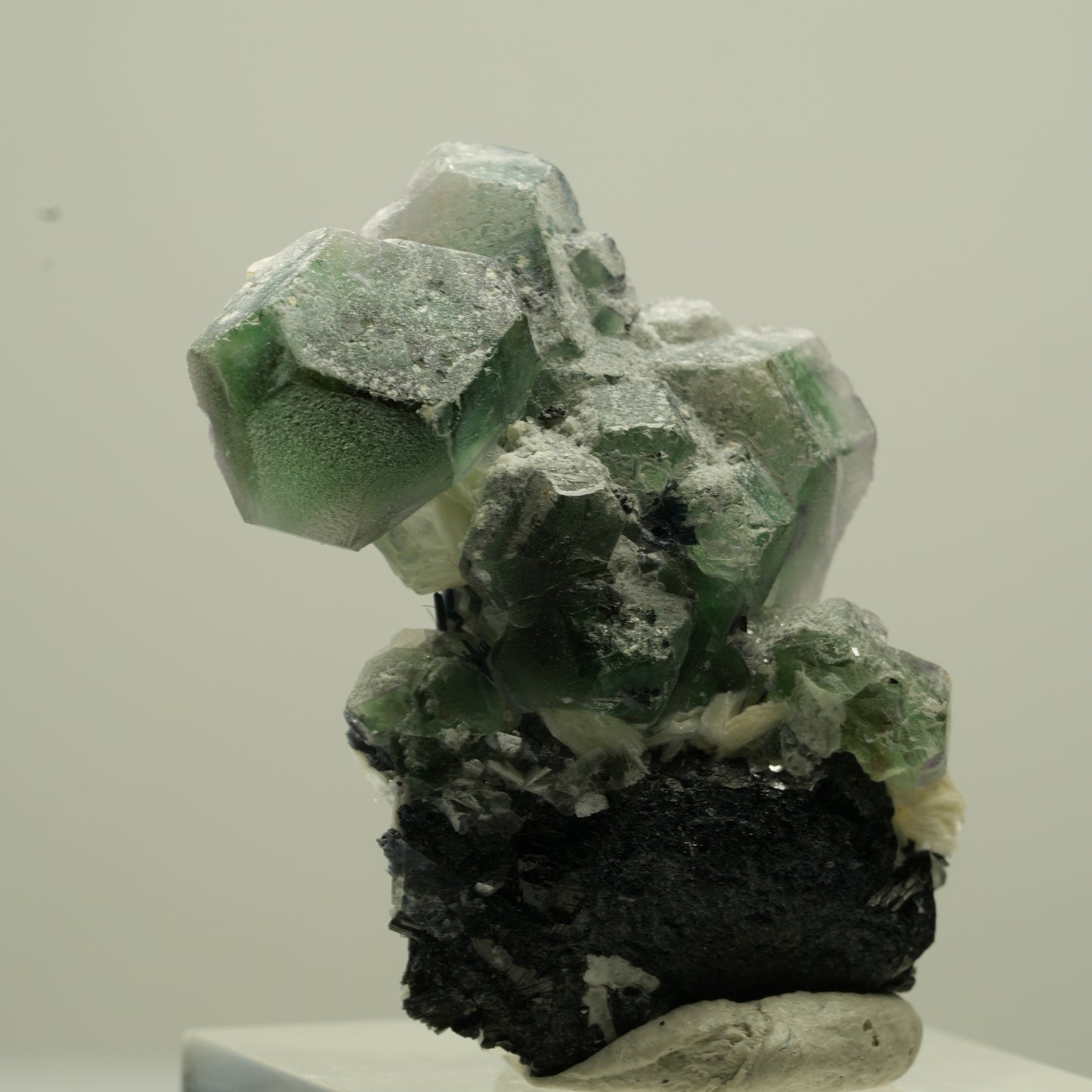 Phantom Fluorit hexagonal, Schörl Turmalin, Muskovit Erongo, Namibia 37*27*14mm #13700