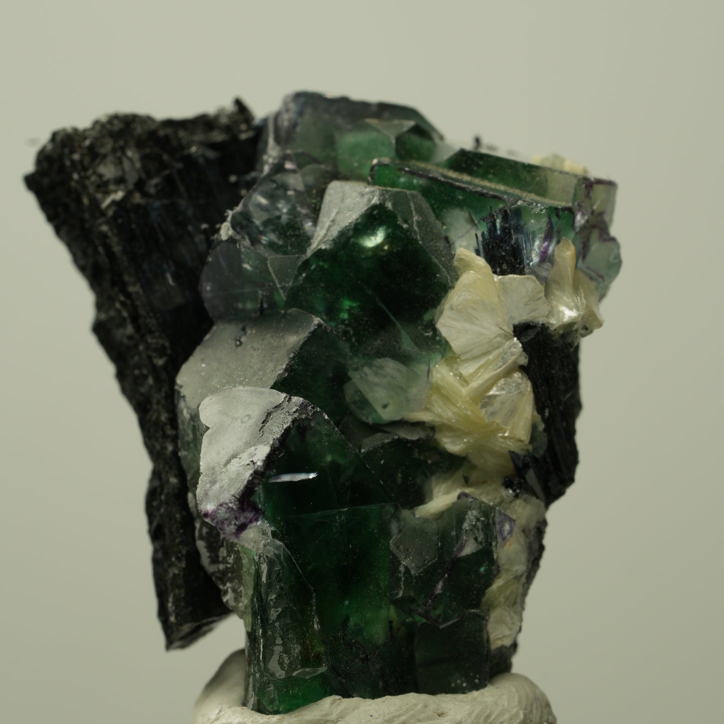 Phantom Fluorit Würfel, Schörl Turmalin, Muskovit Erongo, Namibia 35*32*28mm #13719