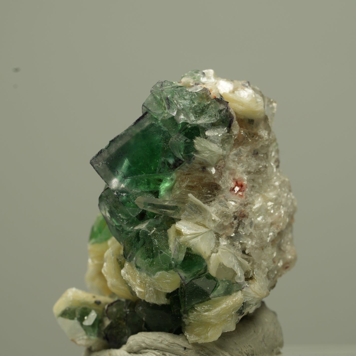 Phantom Fluorit Würfel, Schörl Turmalin, Muskovit Erongo, Namibia 30*24*23mm #13722