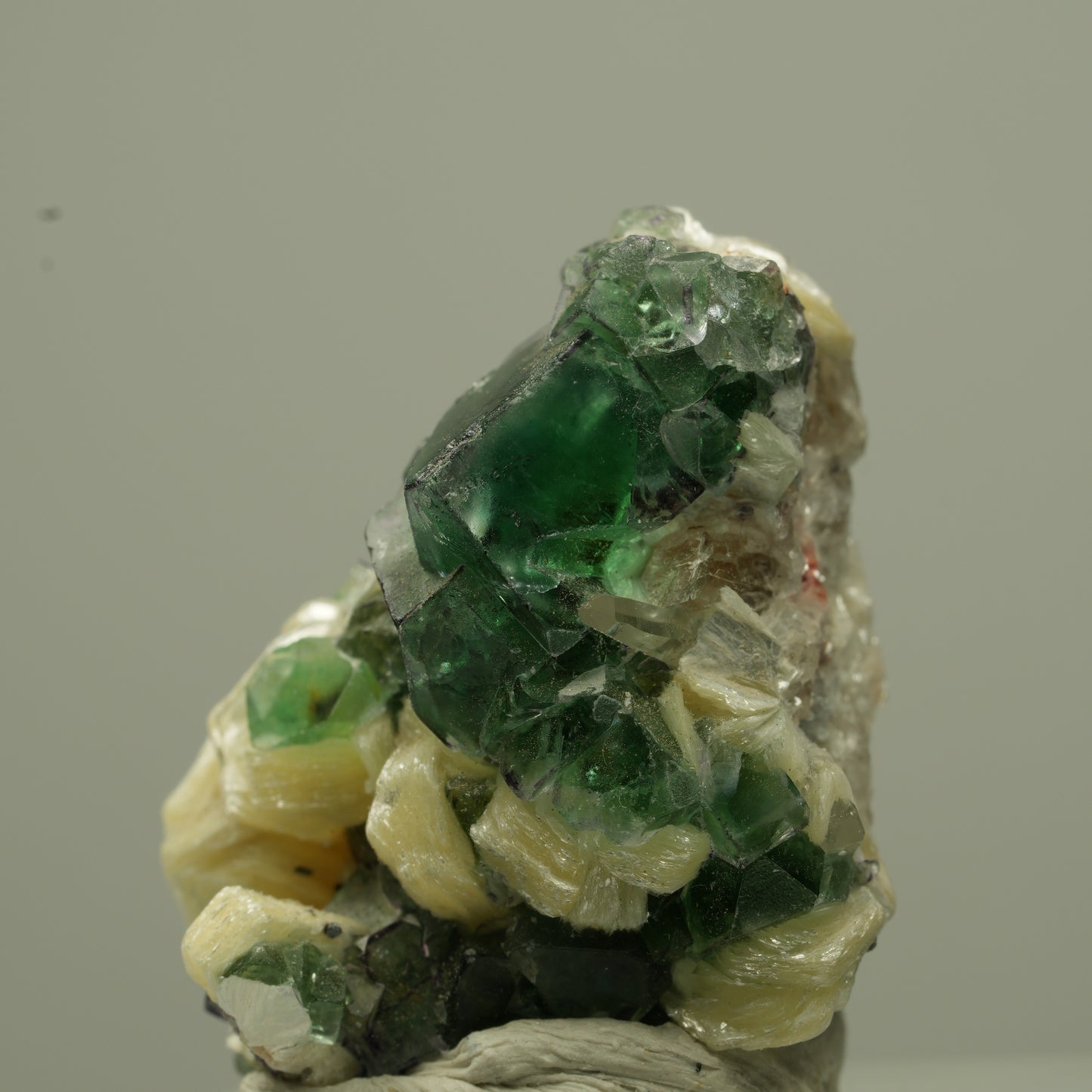Phantom Fluorit Würfel, Schörl Turmalin, Muskovit Erongo, Namibia 30*24*23mm #13722