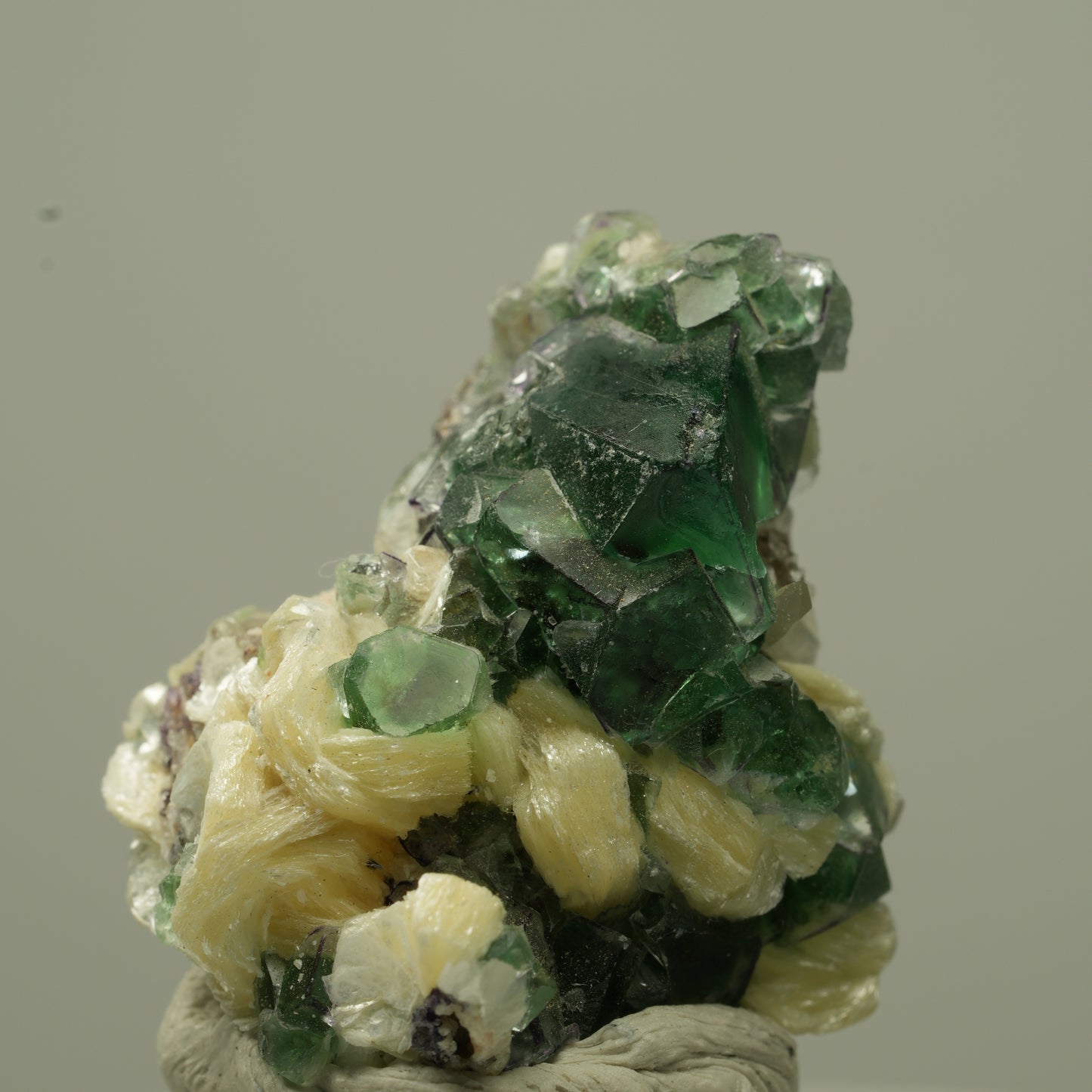 Phantom Fluorit Würfel, Schörl Turmalin, Muskovit Erongo, Namibia 30*24*23mm #13722
