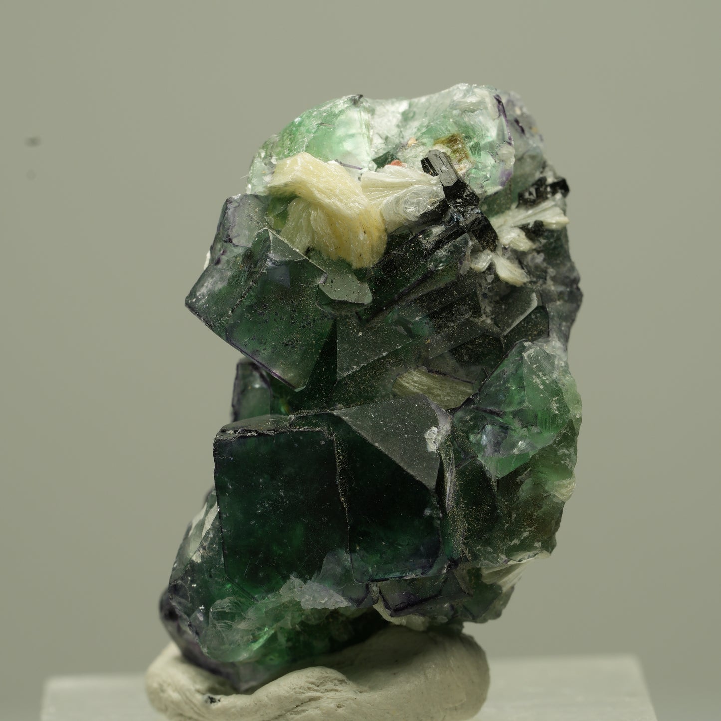 Phantom Fluorit Würfel, Schörl Turmalin, Muskovit Erongo, Namibia 31*21*19mm #13726