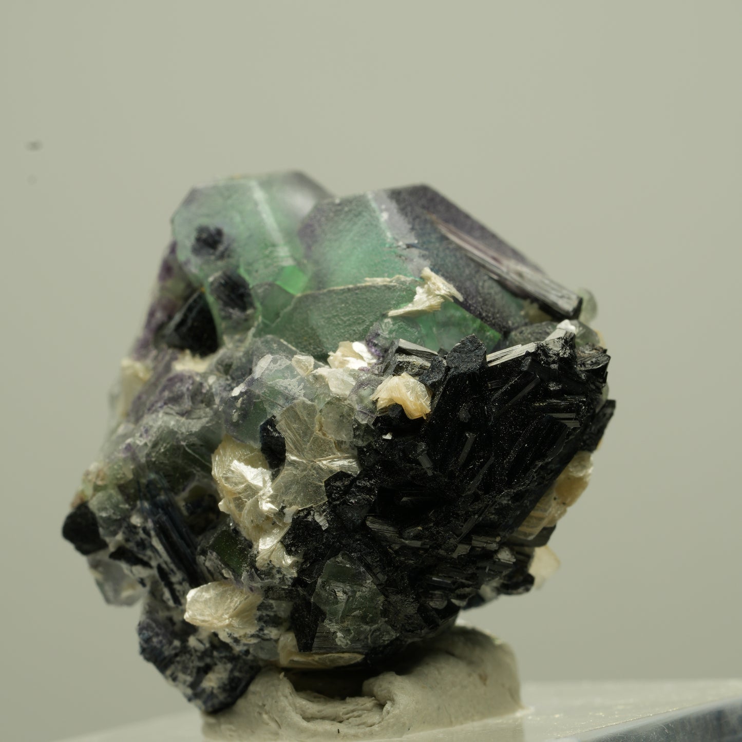 Phantom Fluorit hexagonal, Schörl Turmalin, Muskovit Erongo, Namibia 29*27*22mm #13732