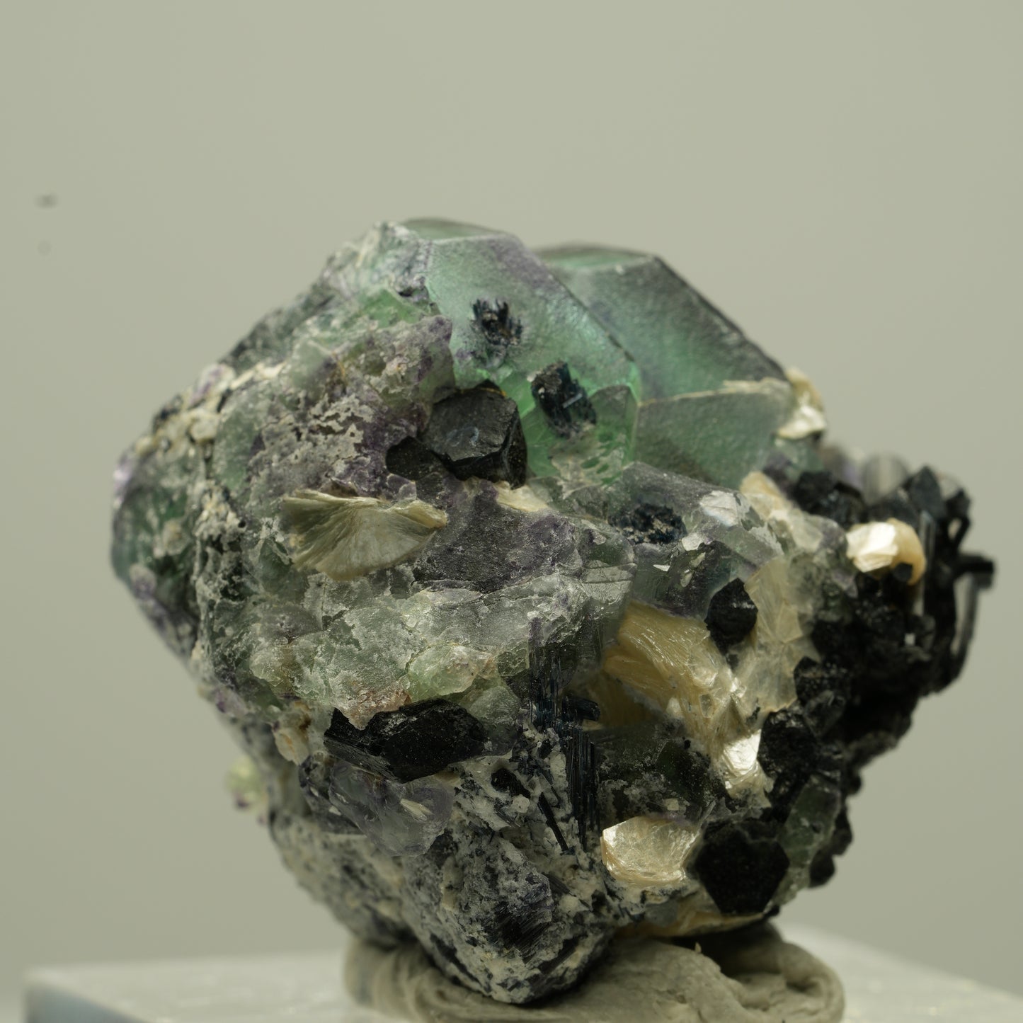 Phantom Fluorit hexagonal, Schörl Turmalin, Muskovit Erongo, Namibia 29*27*22mm #13732